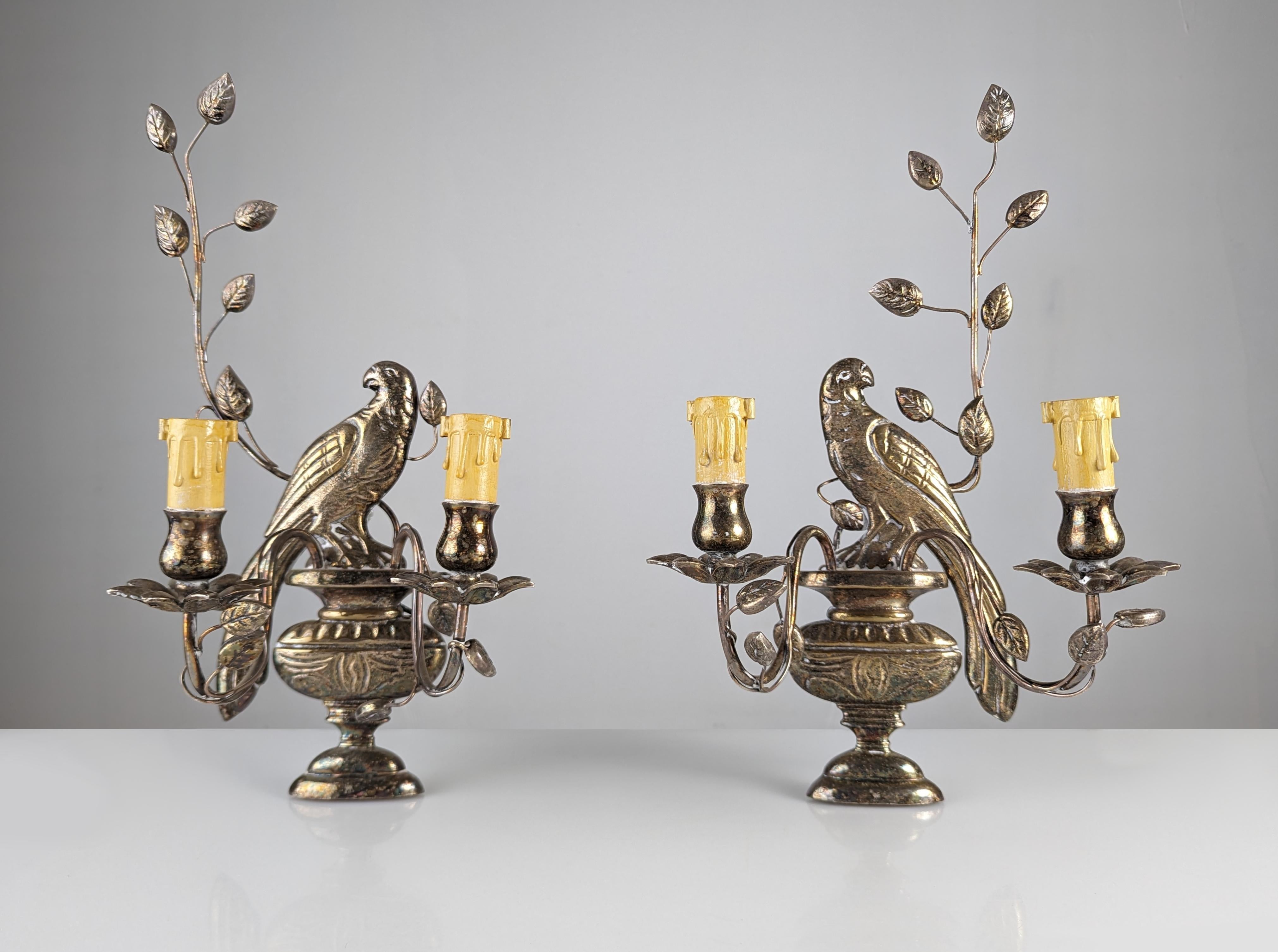 Pair of wall sconces with parrots and leaves by Maison Bagues. For Sale 9