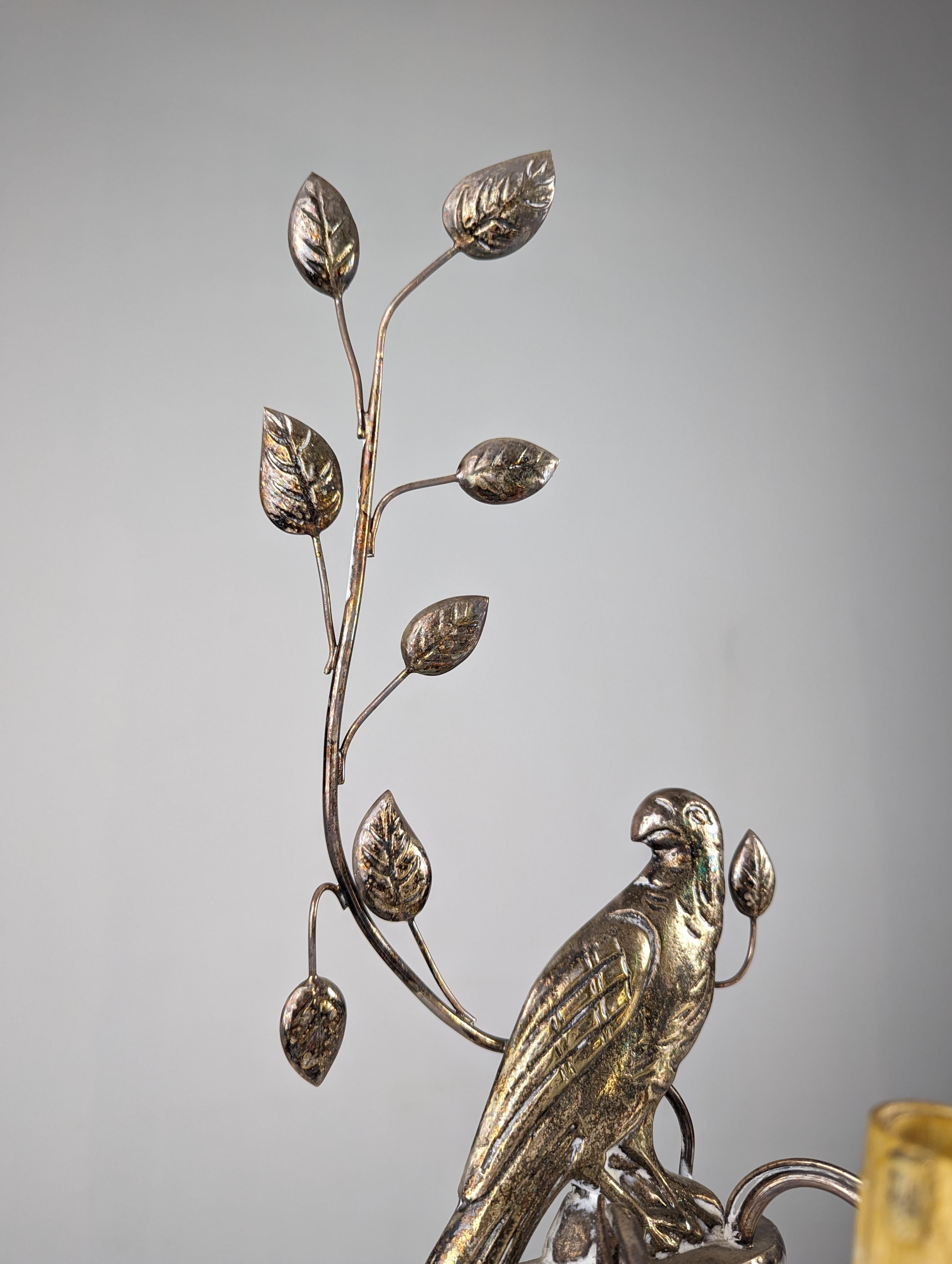 20th Century Pair of wall sconces with parrots and leaves by Maison Bagues. For Sale