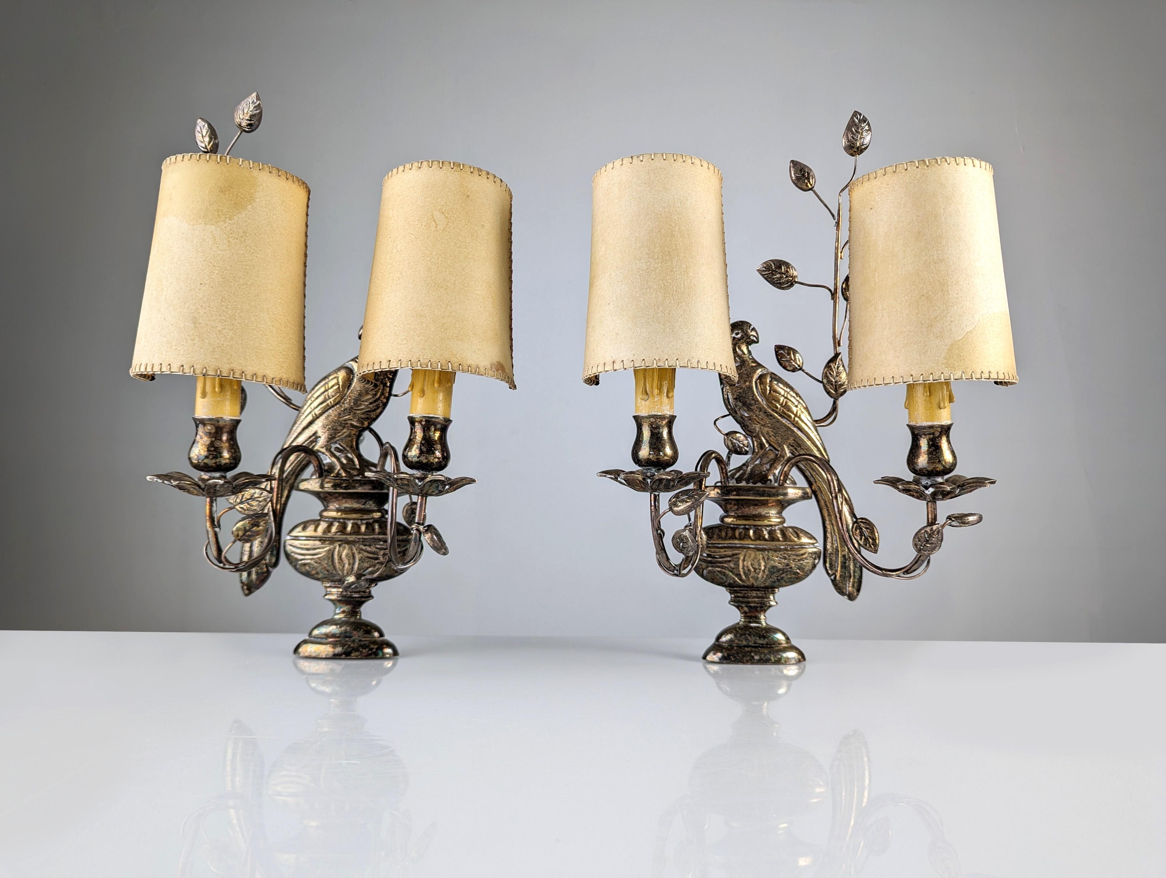 Pair of wall sconces with parrots and leaves by Maison Bagues. For Sale 2