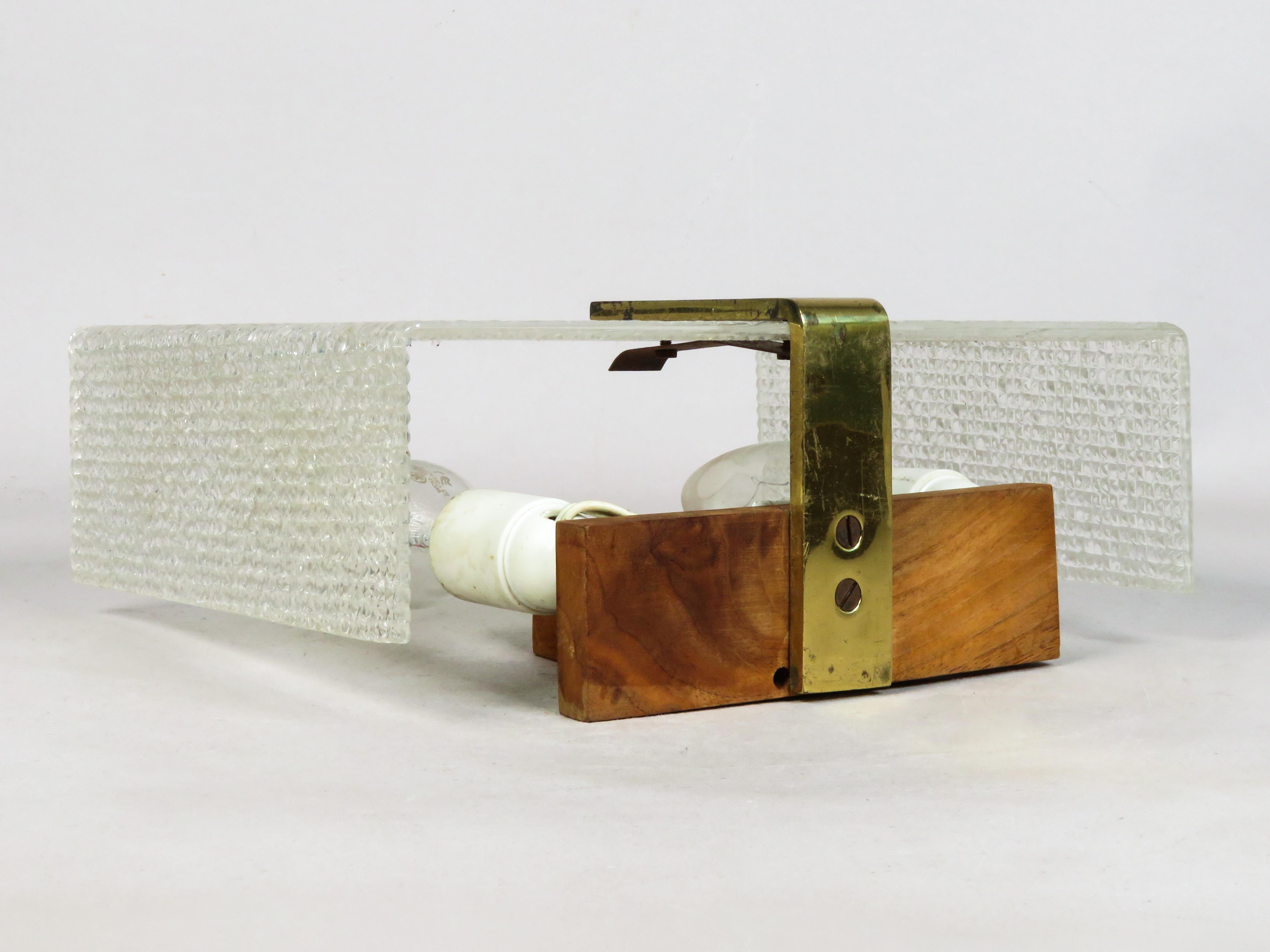 Paar Wandleuchter mit Holzrahmen, Methacrylatschirmen und vergoldetem Messing im Angebot 7