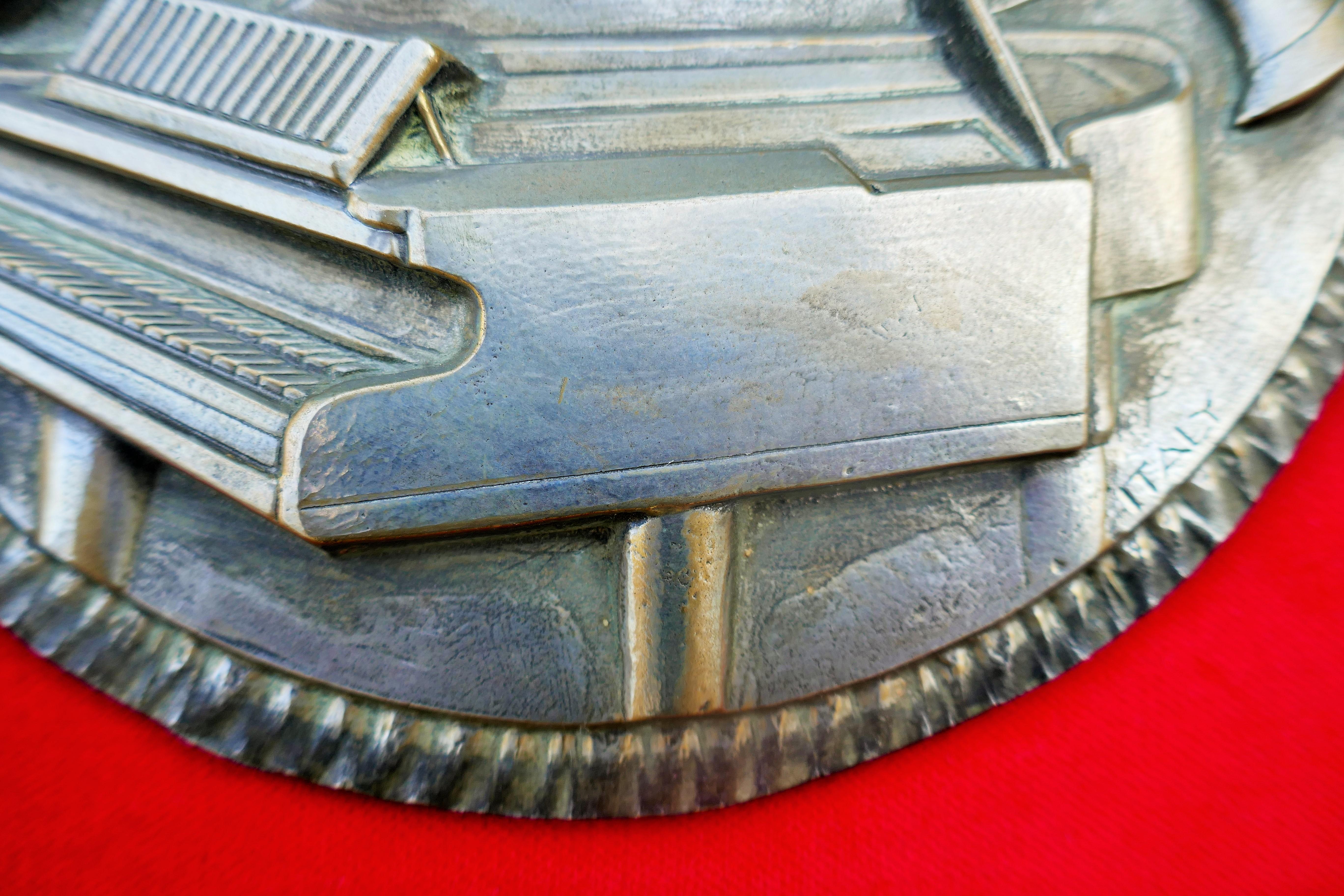 Zwei große Wandskulpturen von Musikinstrumenten - Lorioli (Grammy Award) im Angebot 3