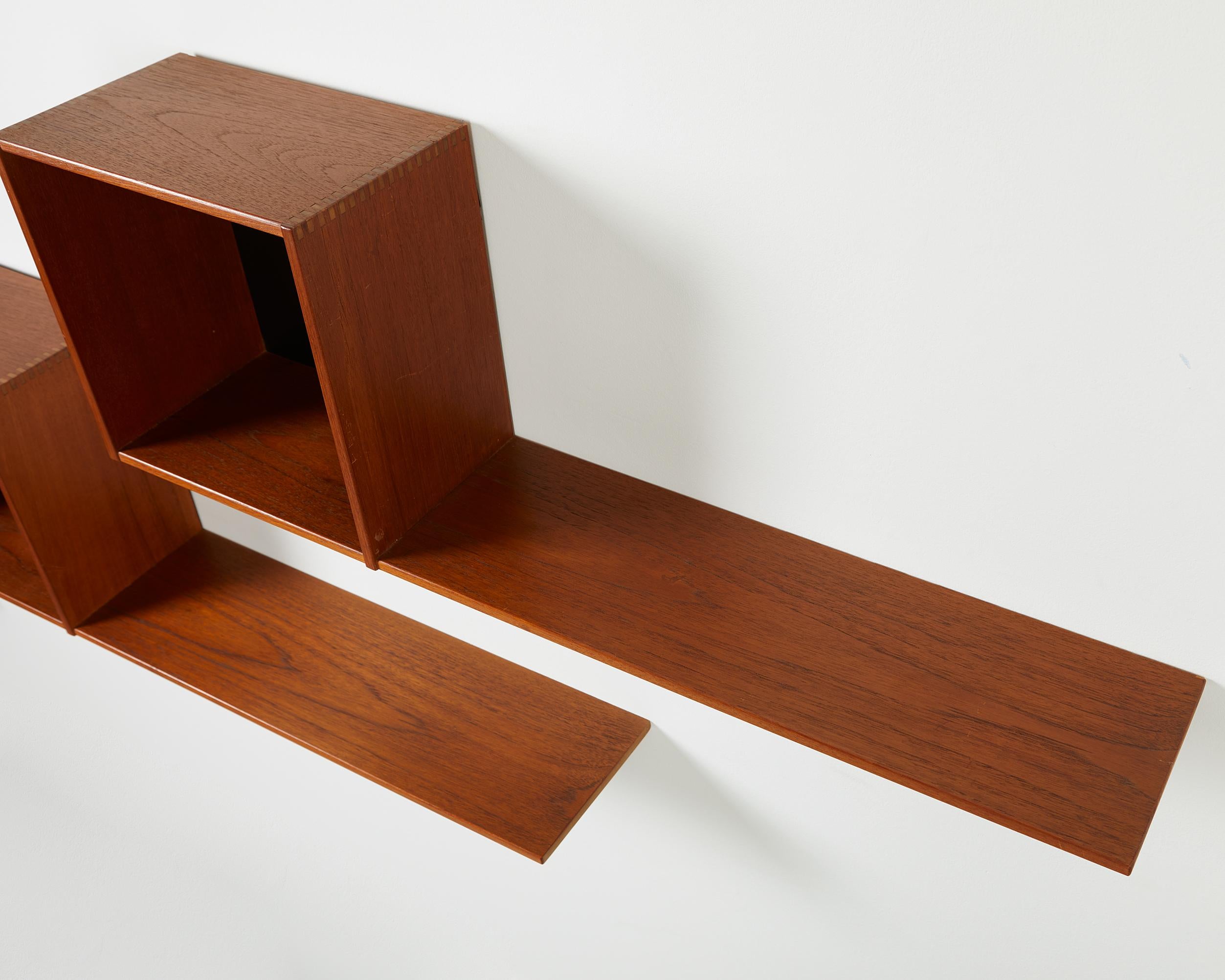 Pair of wall shelves Anonymous Sweden In Good Condition For Sale In Stockholm, SE