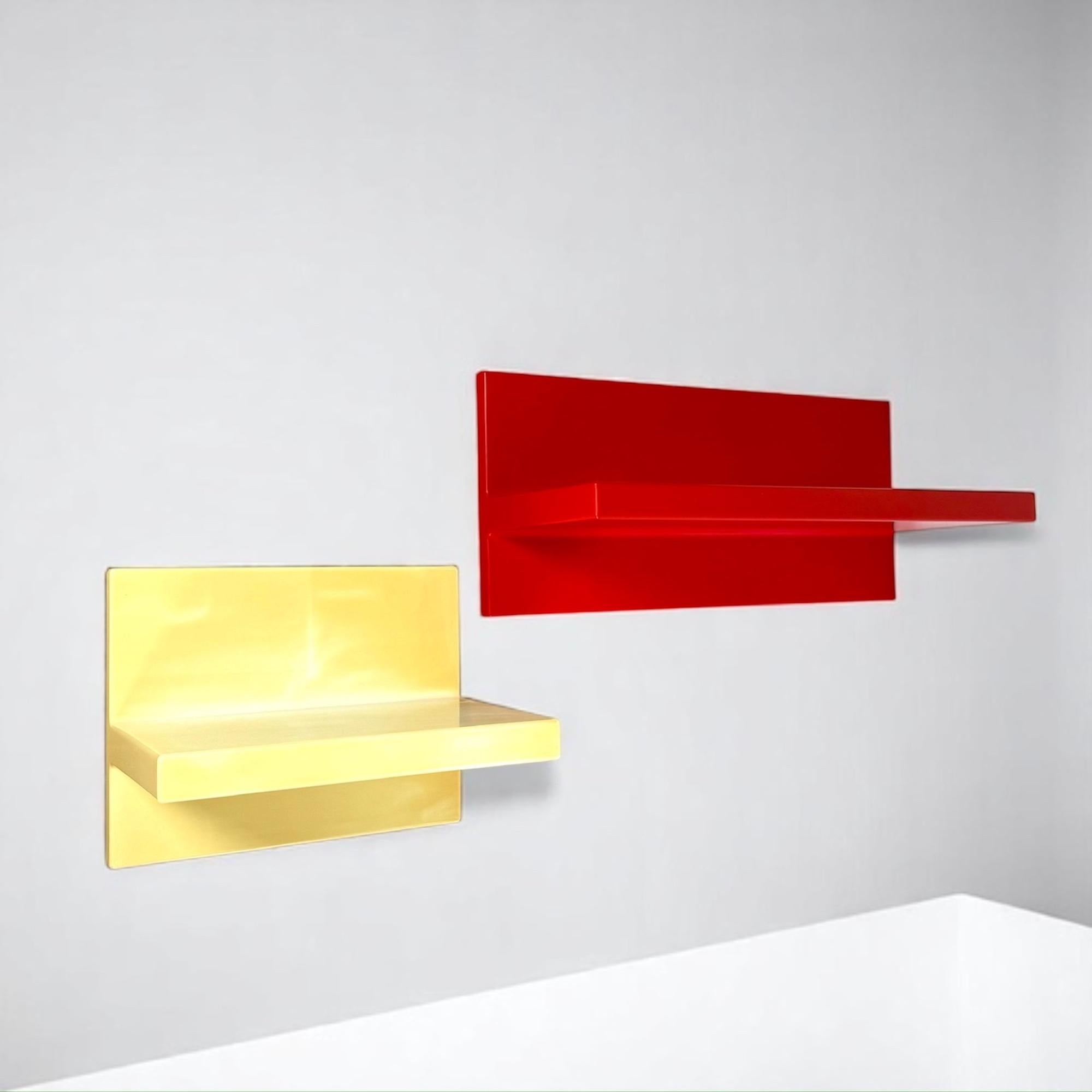 Pareja de estanterías de pared de Marcello Siard para Kartell Diseño italiano de los años 70 Era espacial en venta