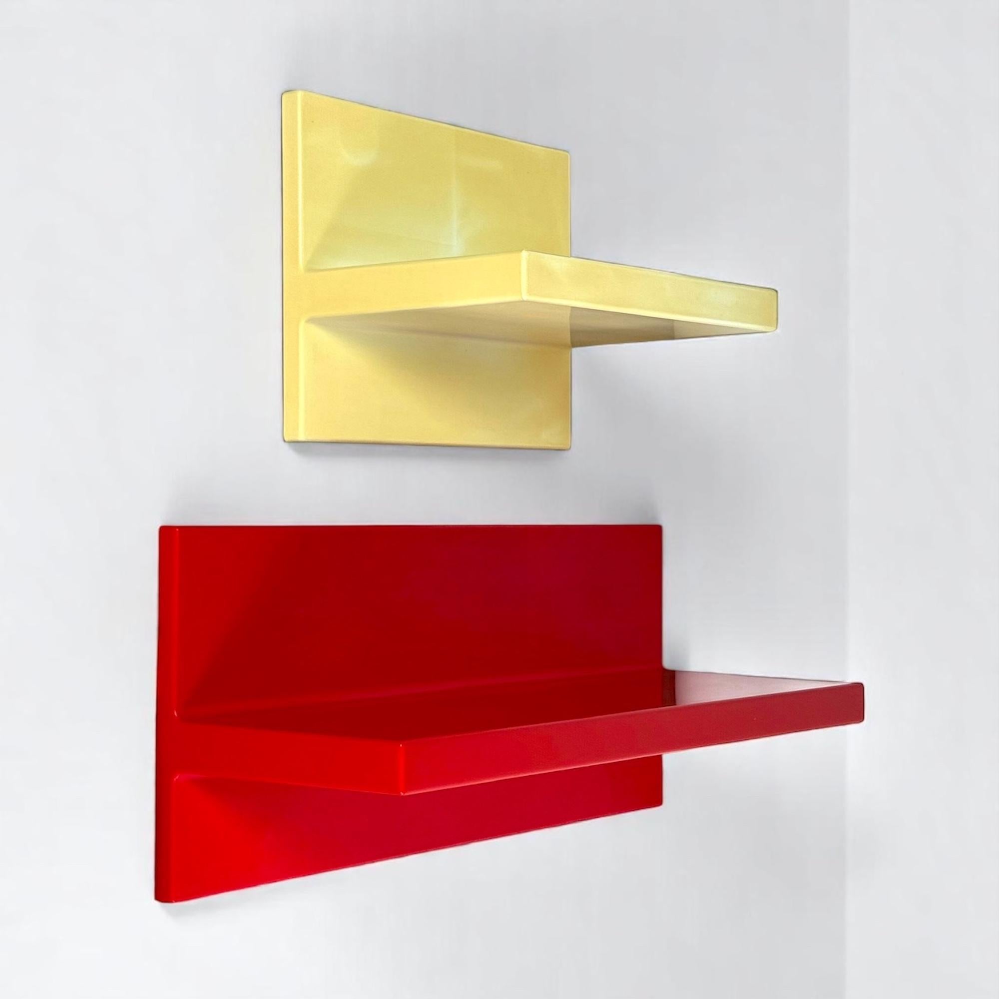 Pareja de estanterías de pared de Marcello Siard para Kartell Diseño italiano de los años 70 Italiano en venta