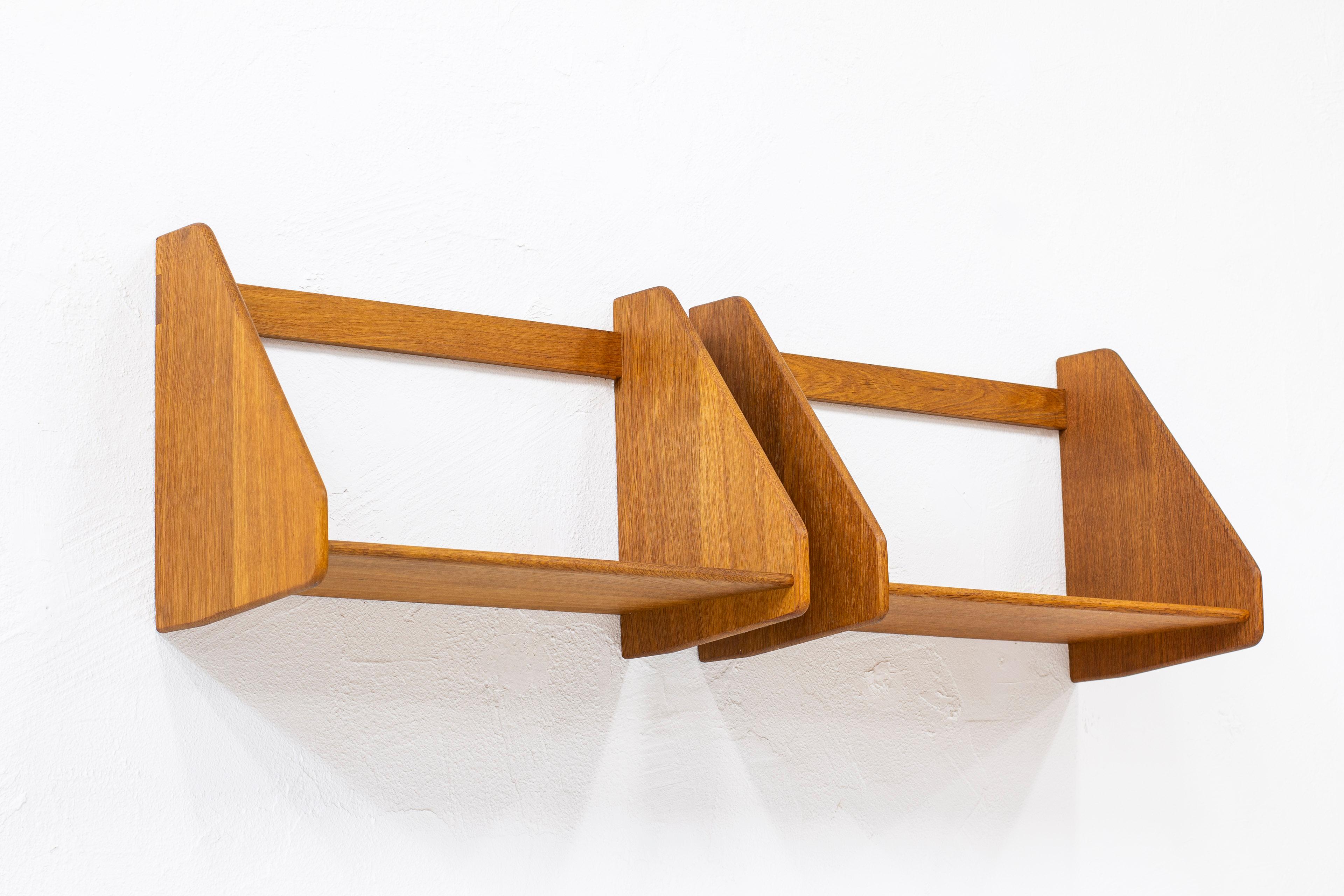 Scandinavian Modern Pair of Wall Shelves in Oak by Hans J. Wegner, Ry Møbler, Denmark, 1960s