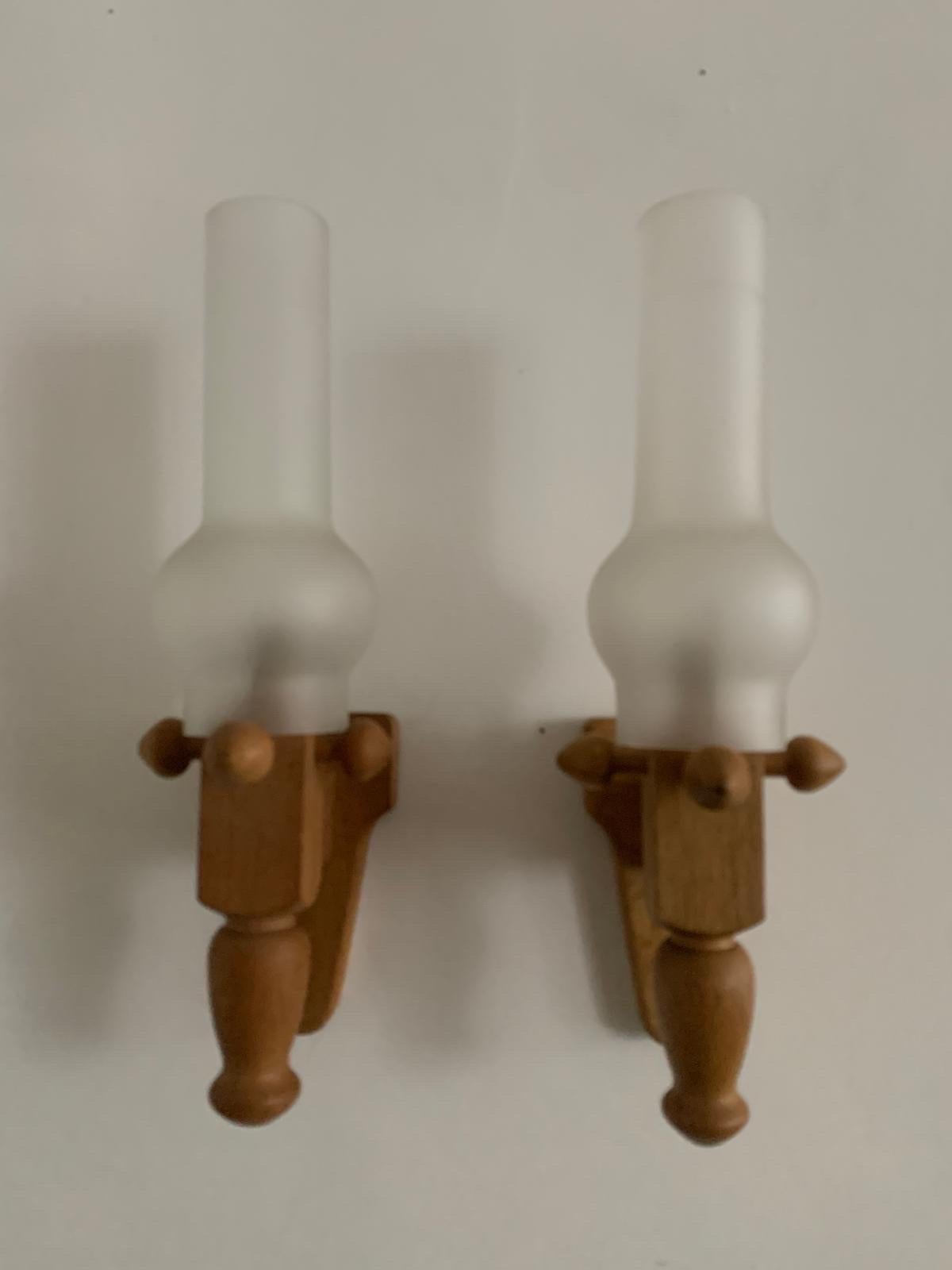 Ein Paar Wandleuchter, Guillerme et Chambron (Französisch) im Angebot