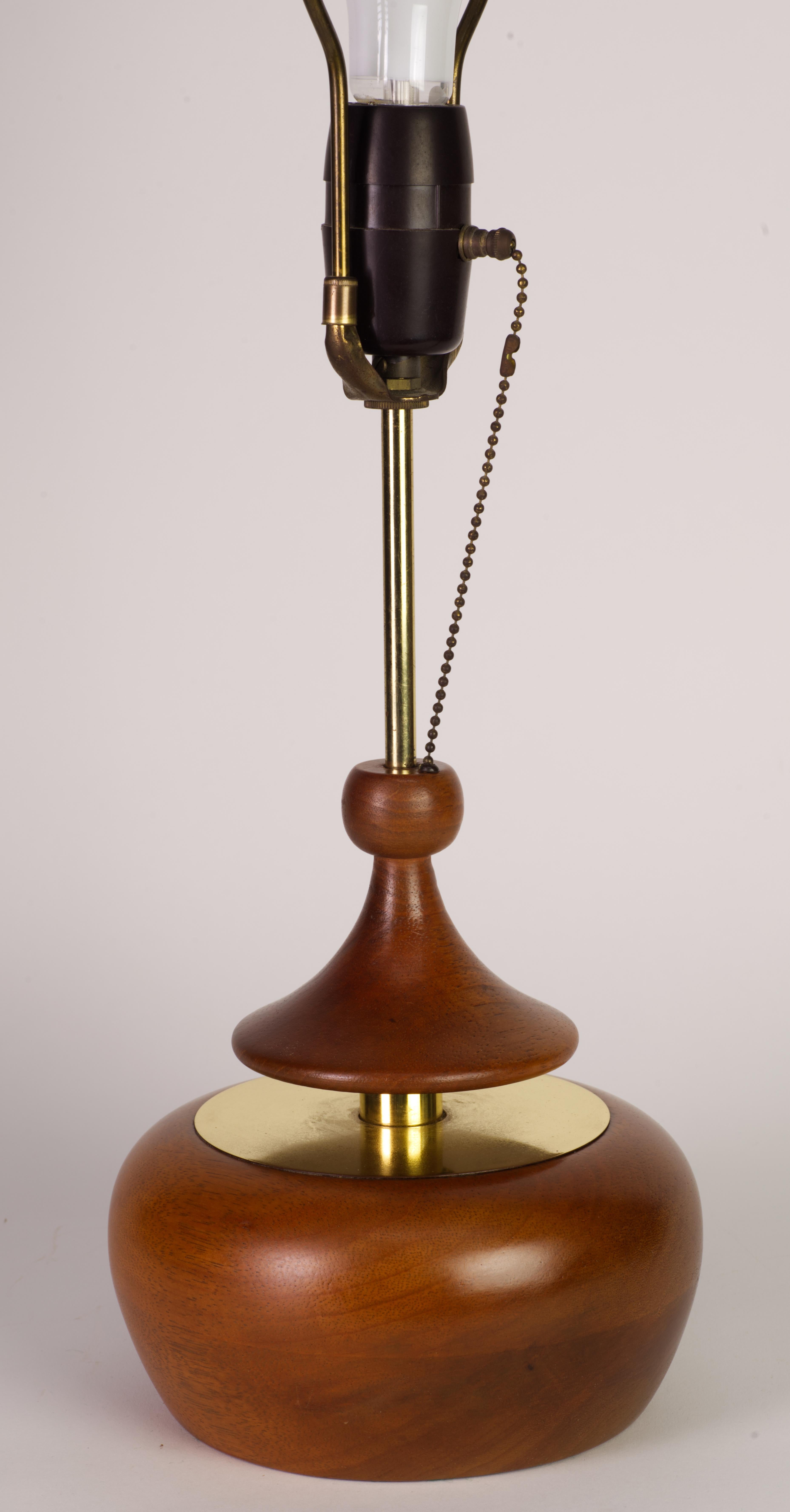 Pair of Walnut and Brass Push Table Lamps by Modeline, California 1960s For Sale 1