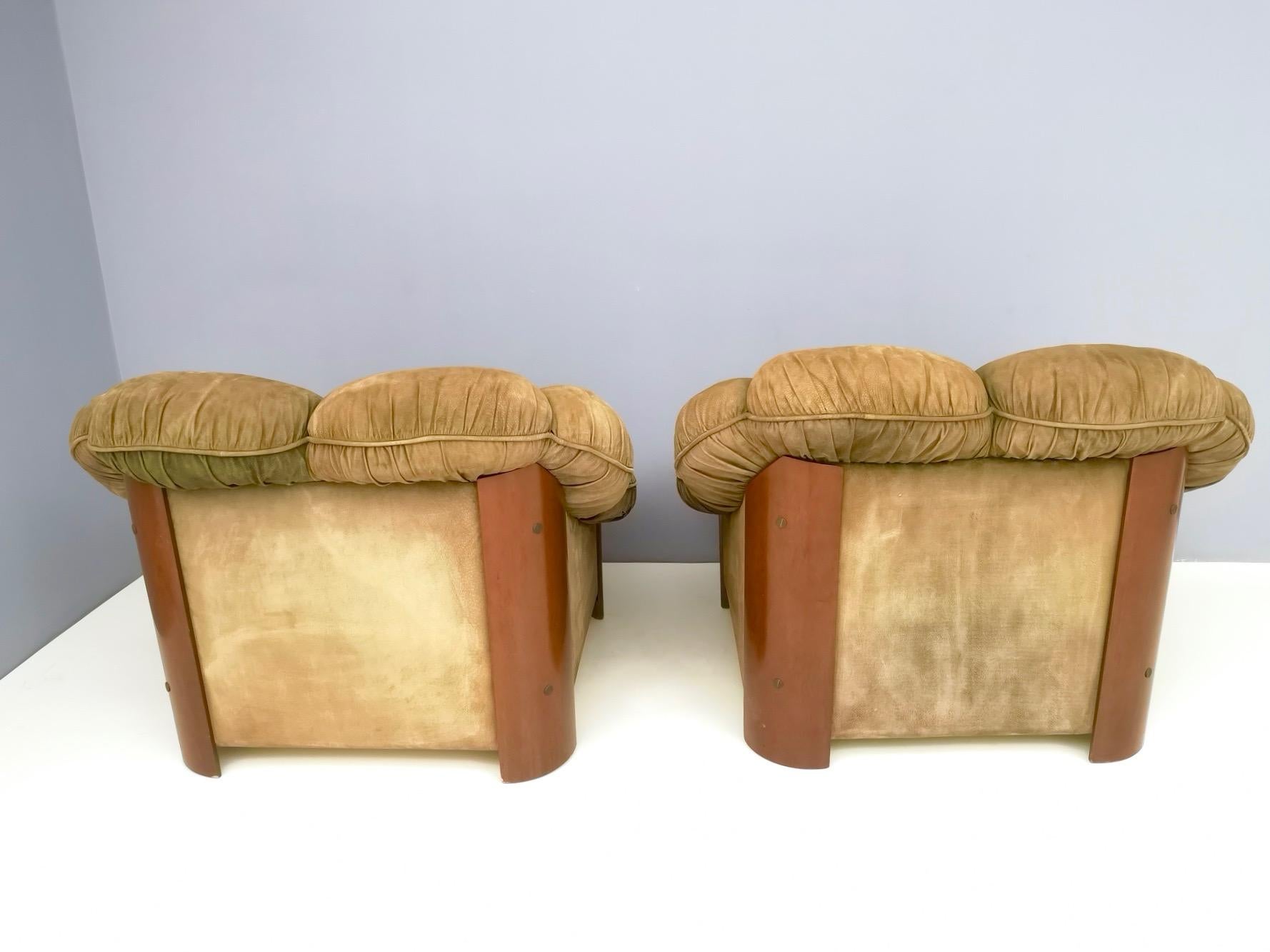 Pair of Walnut and Brown Suede Lounge Chairs with Brass Details, Italy, 1980s 1