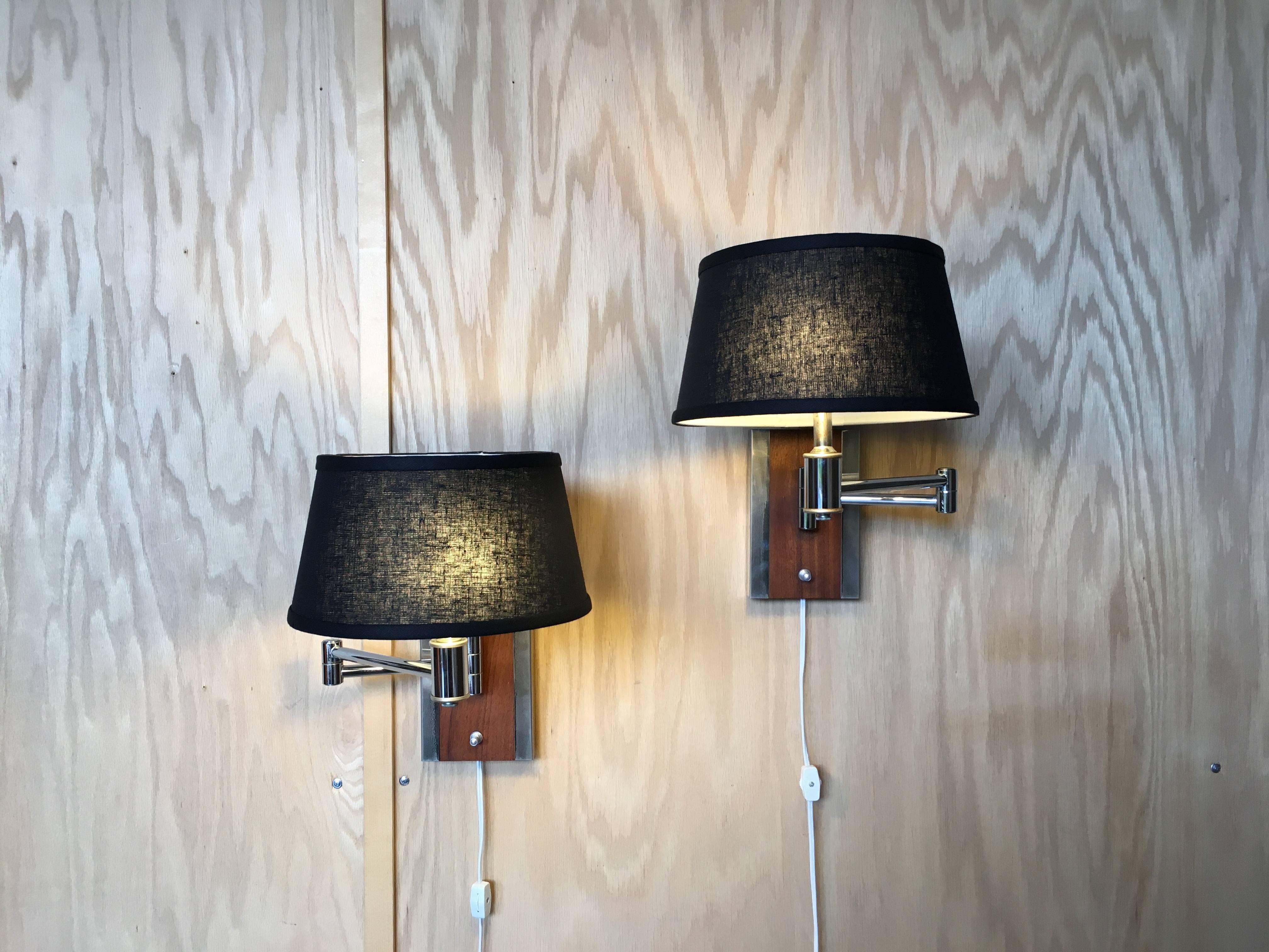 20th Century Pair of Walnut and Chrome Articulated Sconces For Sale