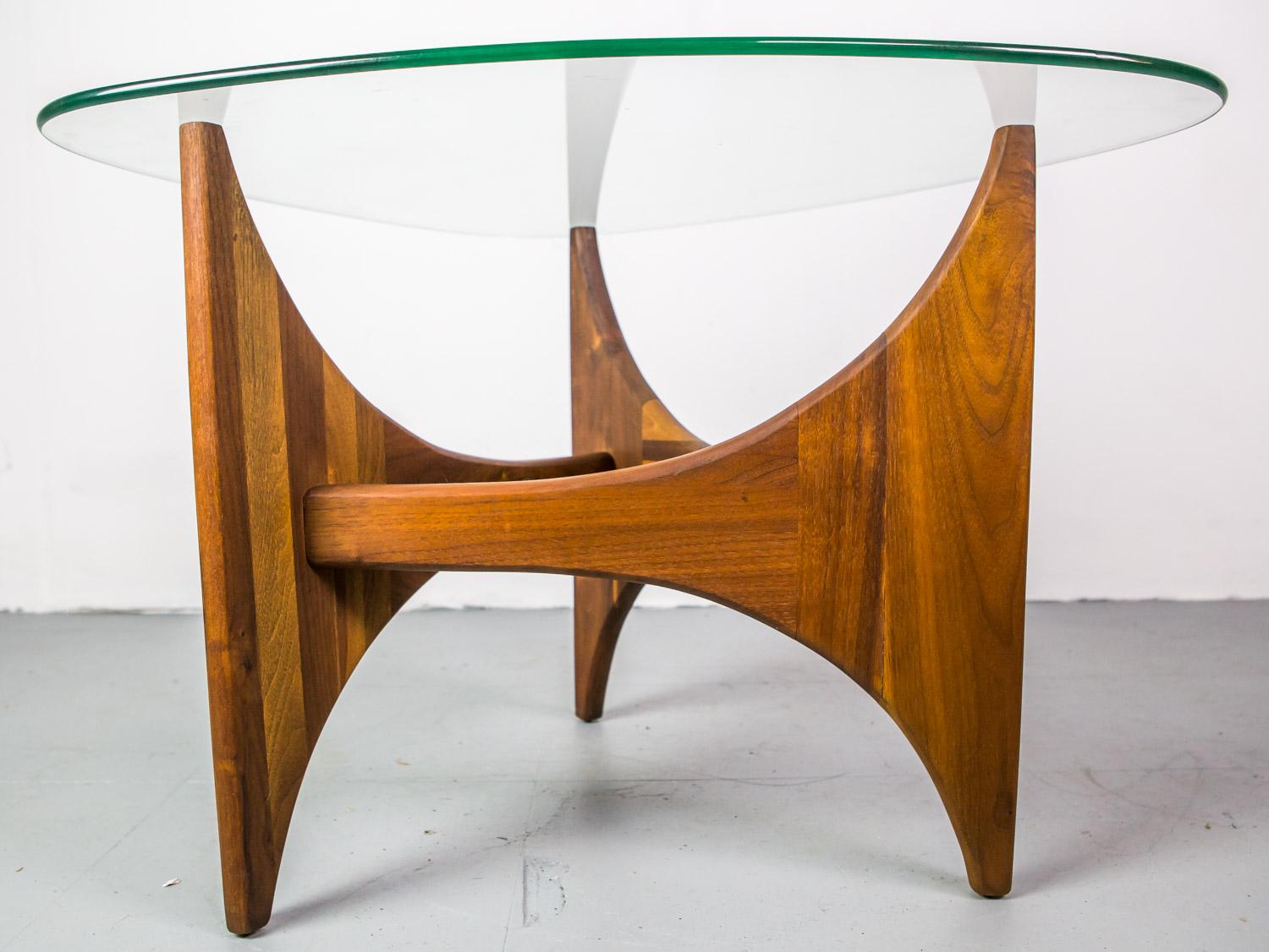 Mid-Century Modern Pair of Walnut and Glass Coffee Tables by Adrian Pearsall