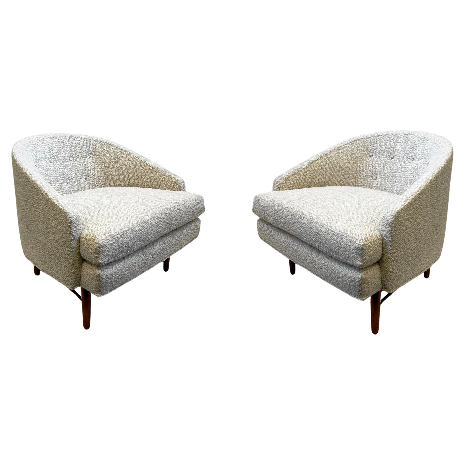 Pair of Walnut and Off White Fabric Lounge Chairs by Kipp Stewart  en vente
