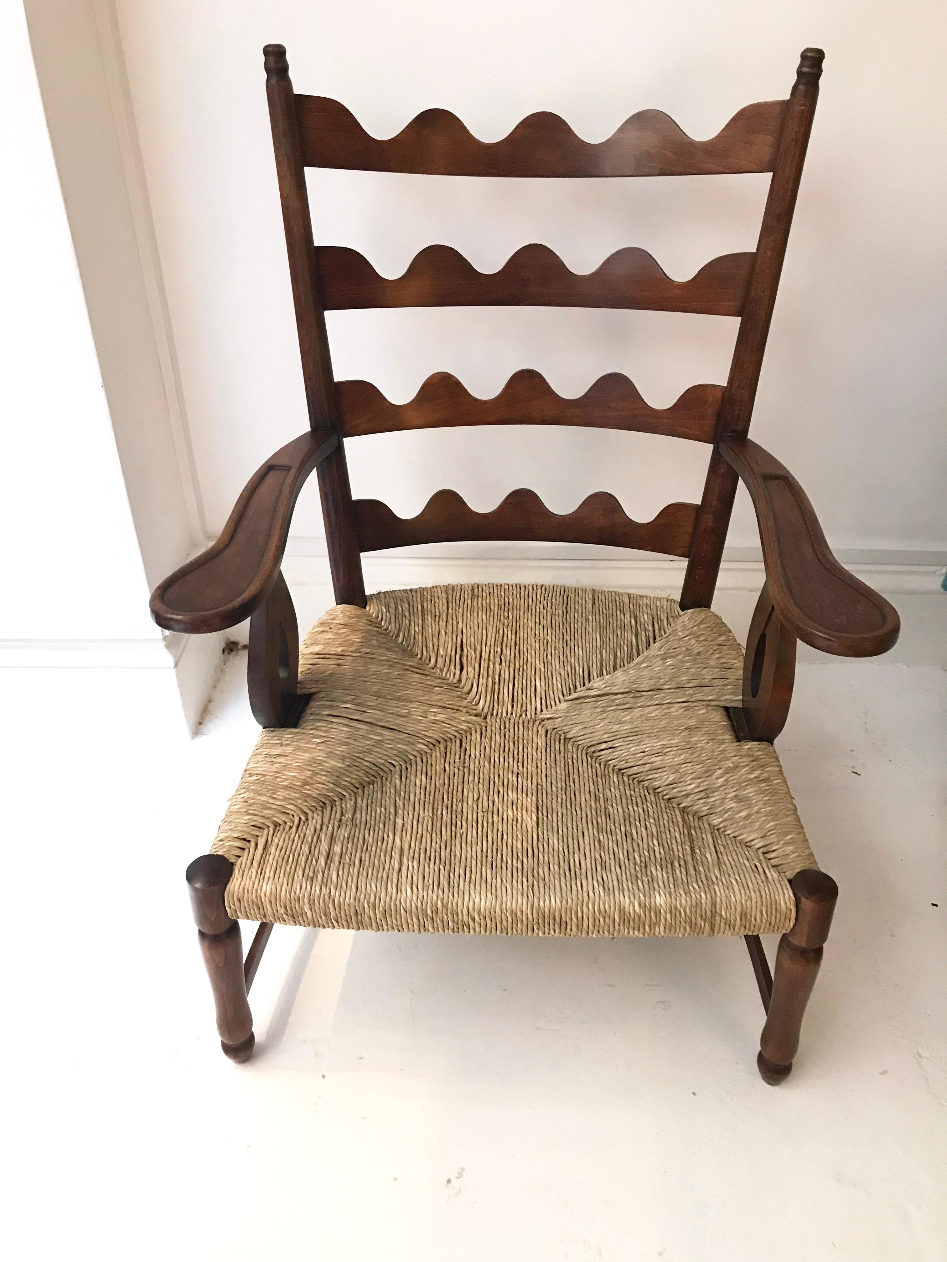 Pair of armchairs by Paolo Buffa, circa 1940. Walnut frame with woven rush seat. Recently restored.
Measures: 95 x 70 x 70 cm.