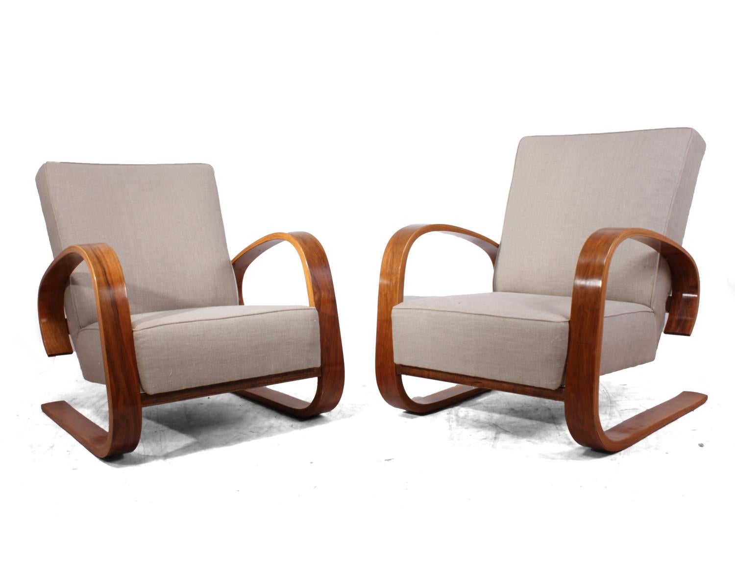 Mid-Century Modern Pair of Walnut Armchairs by Alvar Aalto, circa 1950