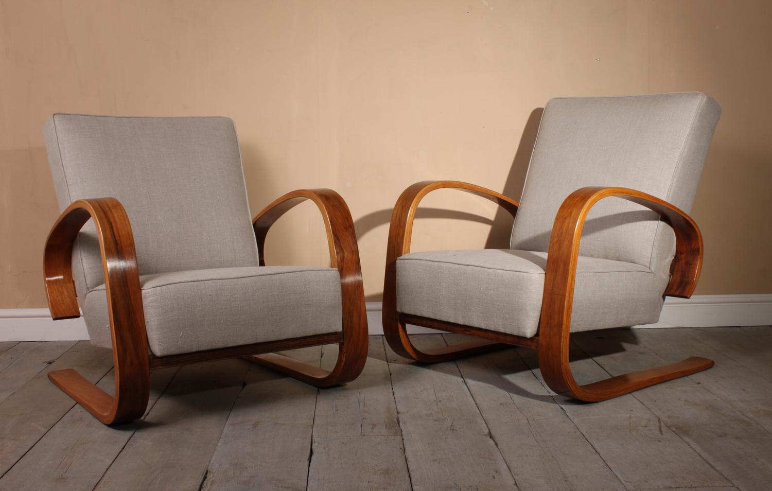 Pair of Walnut Armchairs by Alvar Aalto, circa 1950 1