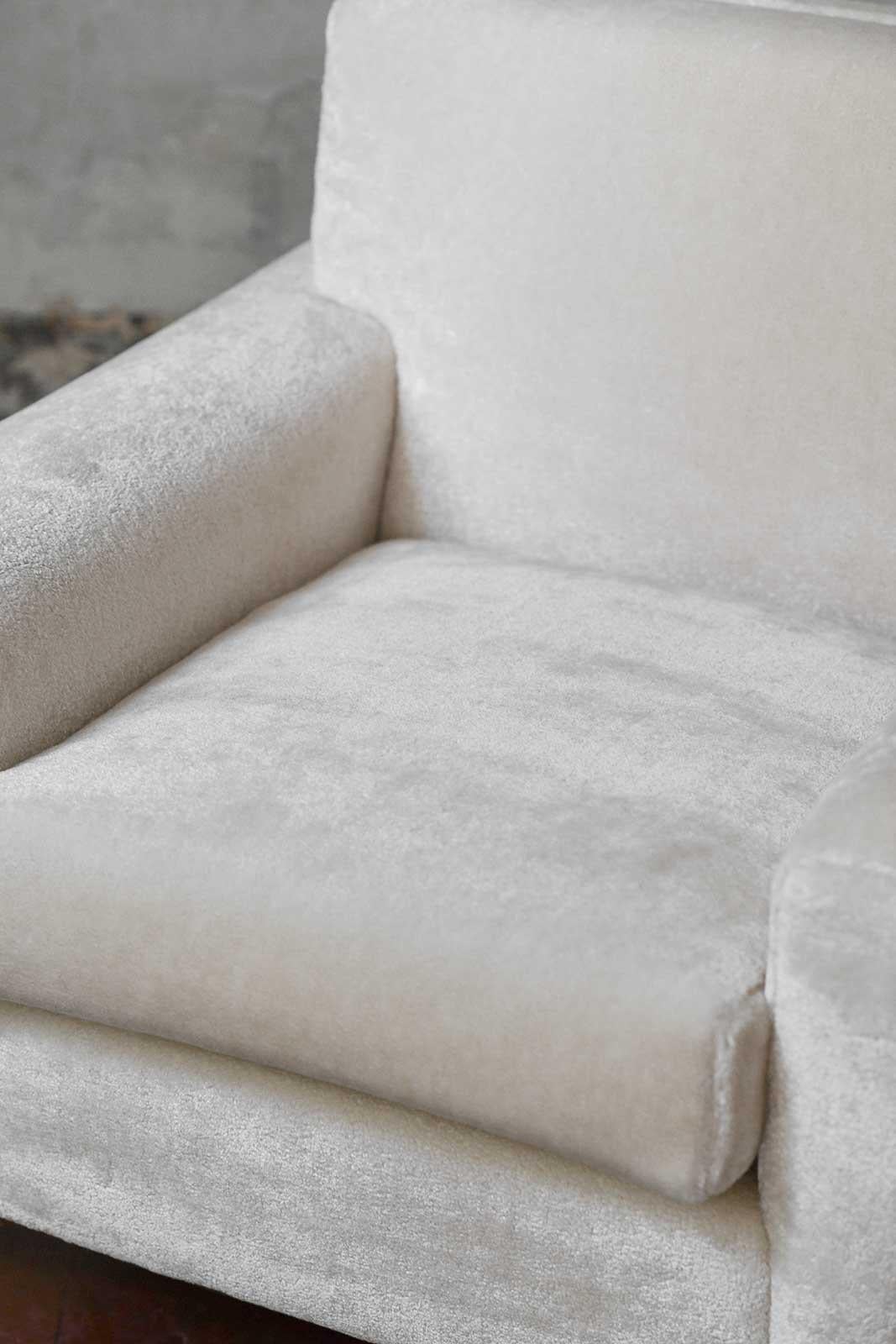 Pair of walnut armchairs designed by Sergio and Giorgio Saporiti For Sale 1