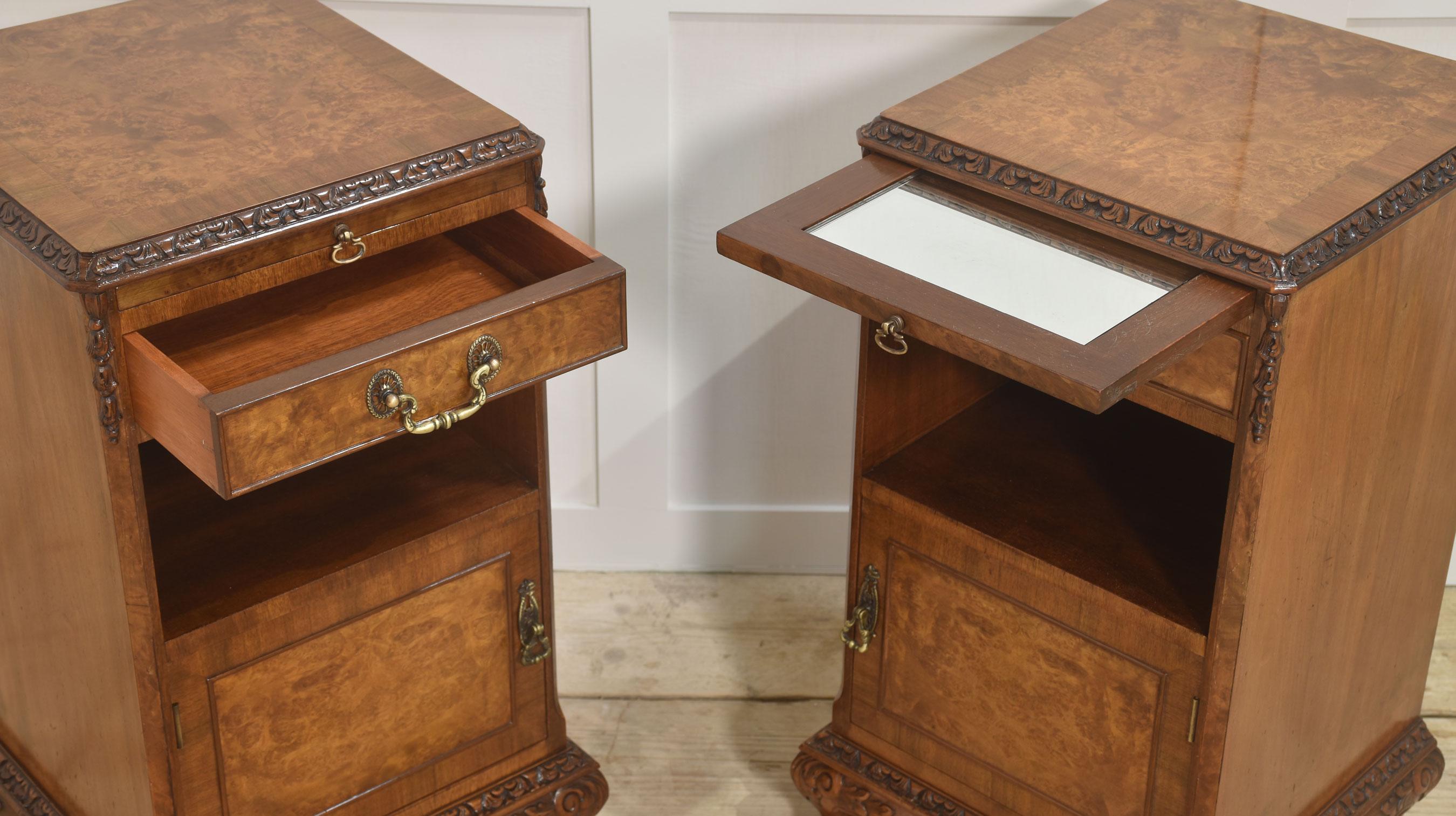 Pair of walnut bedside cabinets In Good Condition In Cheshire, GB
