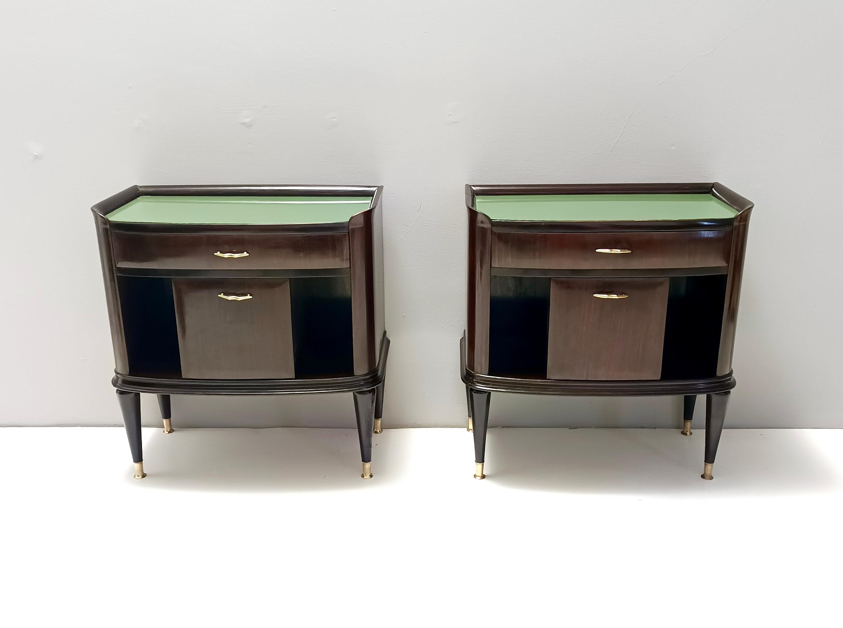 Italian Pair of Walnut, Beech and Glass Nightstands in the Style of Tomaso Buzzi, Italy For Sale