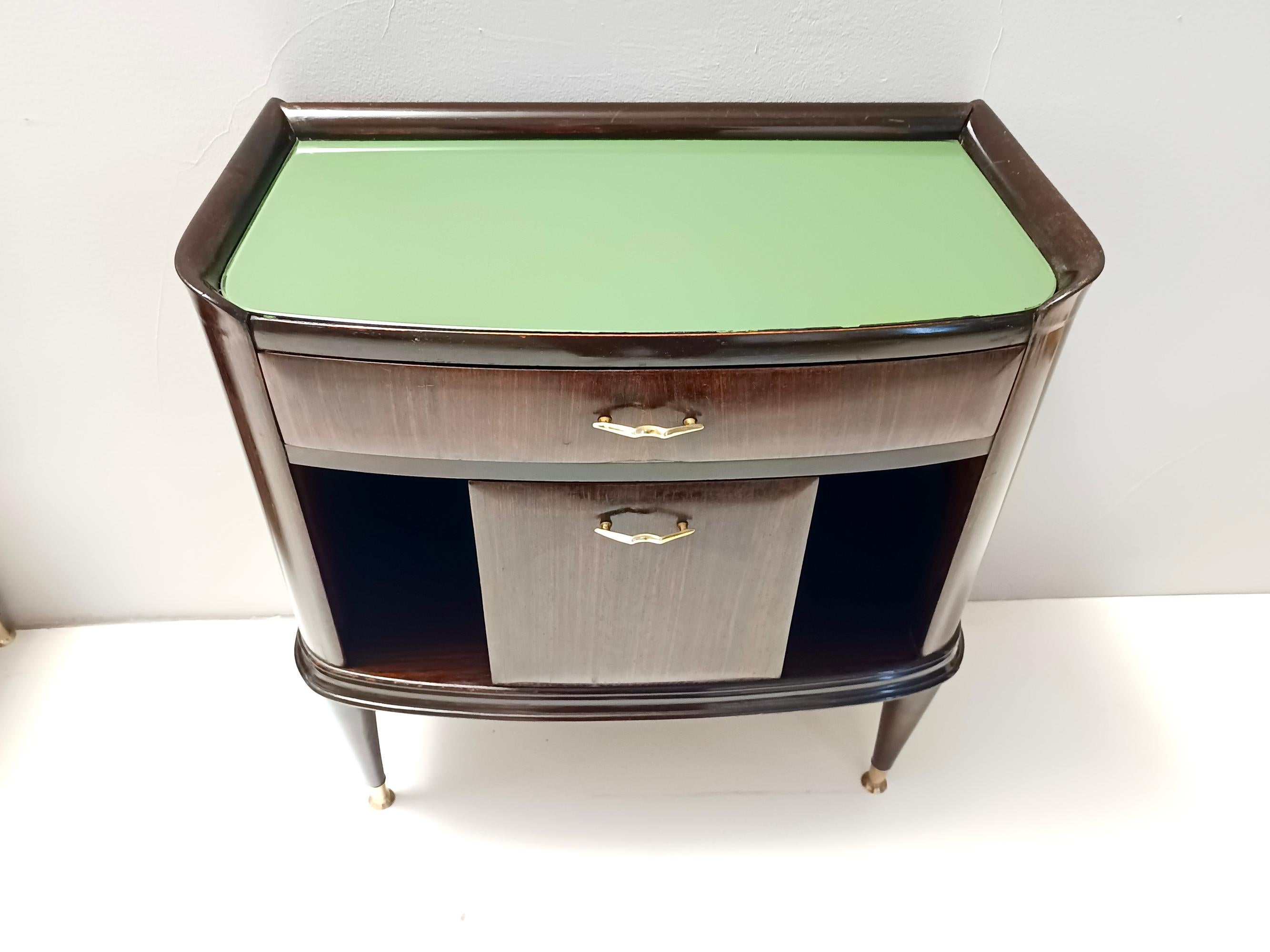 Brass Pair of Walnut, Beech and Glass Nightstands in the Style of Tomaso Buzzi, Italy For Sale