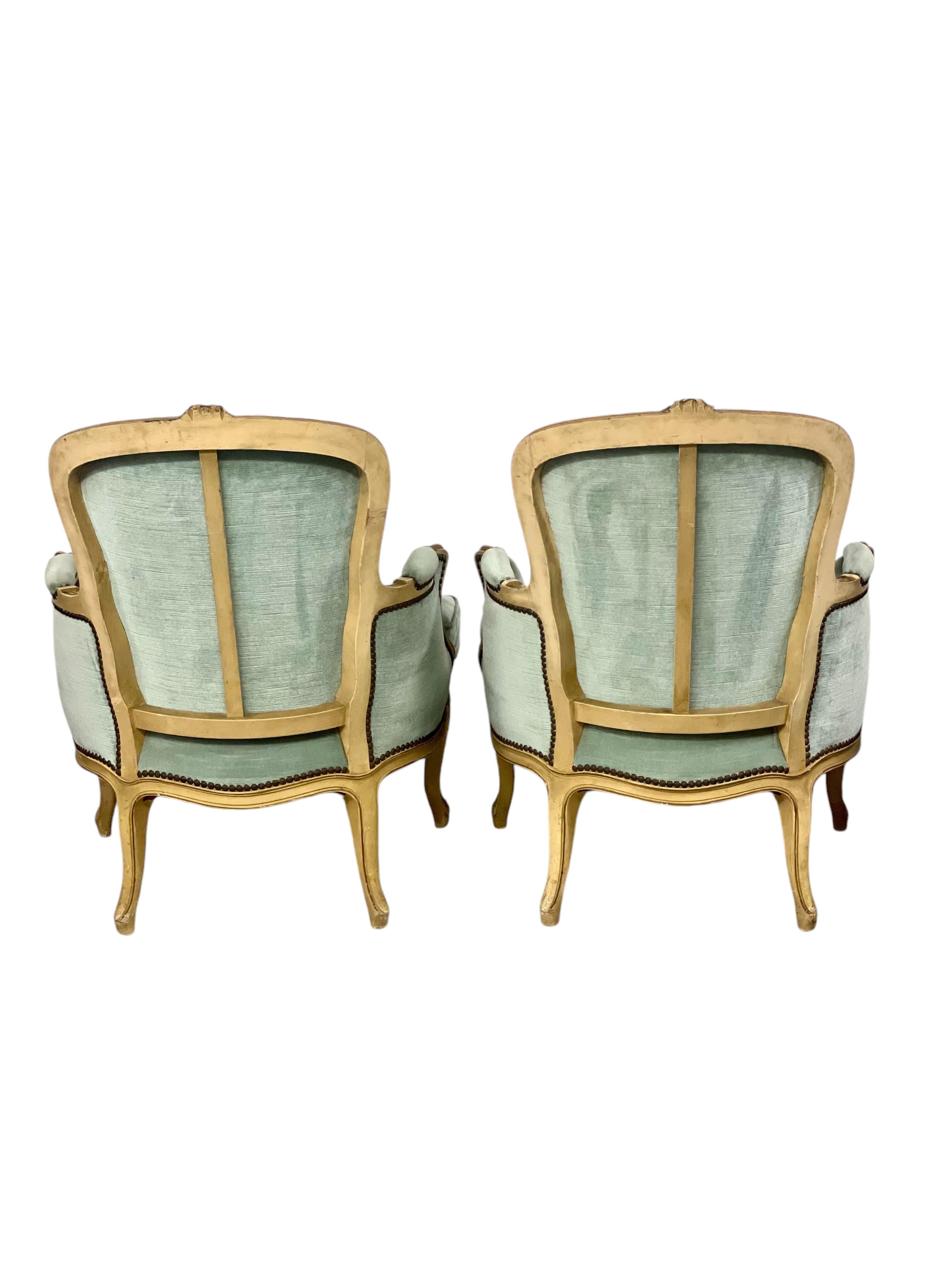 Paire de fauteuils Bergere en noyer, France 19ème siècle 5
