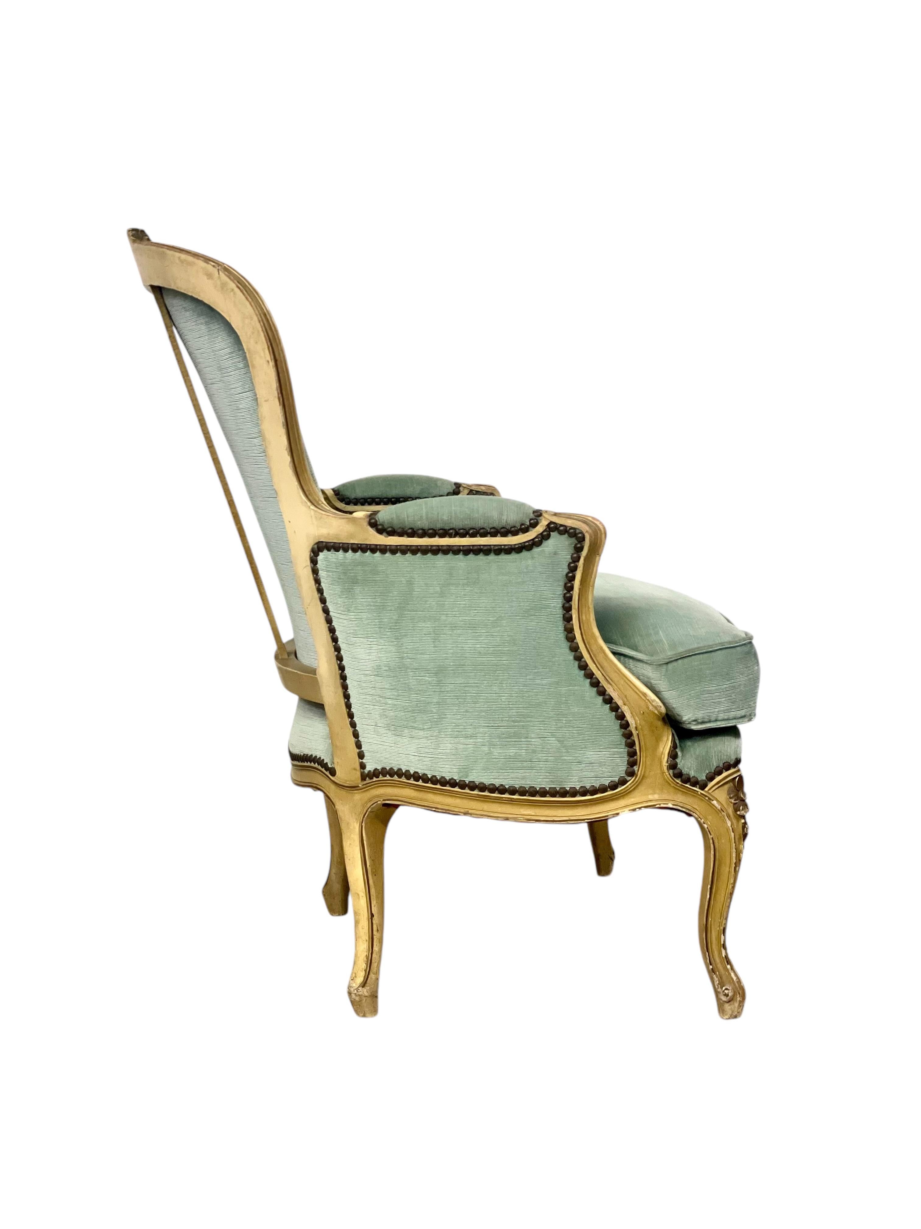 Paire de fauteuils Bergere en noyer, France 19ème siècle 6