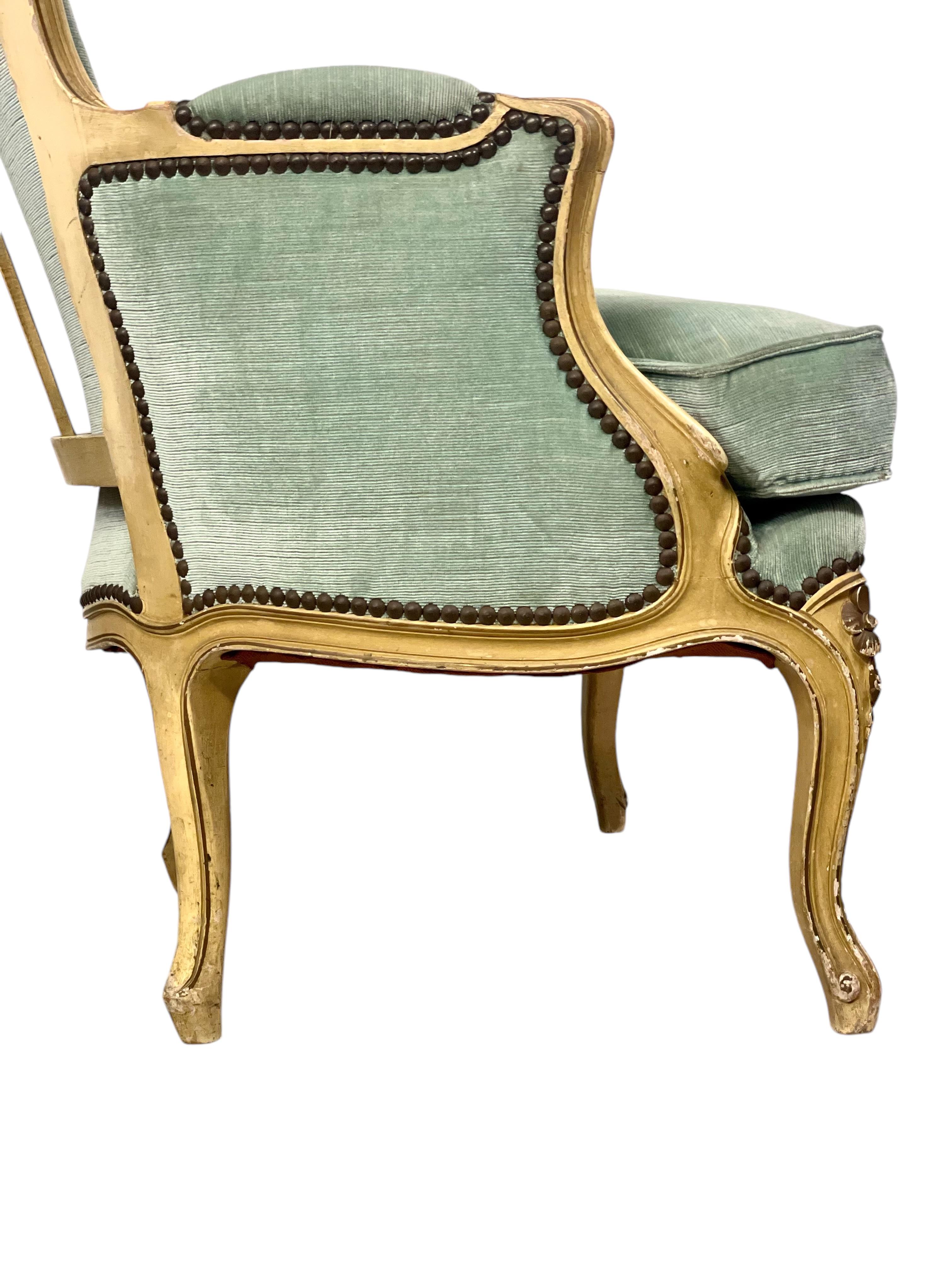Paire de fauteuils Bergere en noyer, France 19ème siècle 7