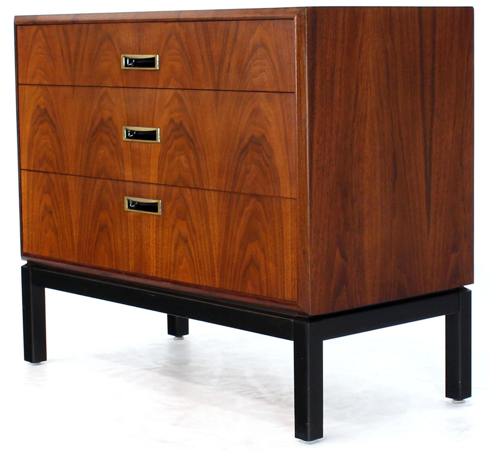 Pair of Walnut Book Matched Fronts Three Drawers Bachelor Chests Ebonized Base In Good Condition In Rockaway, NJ