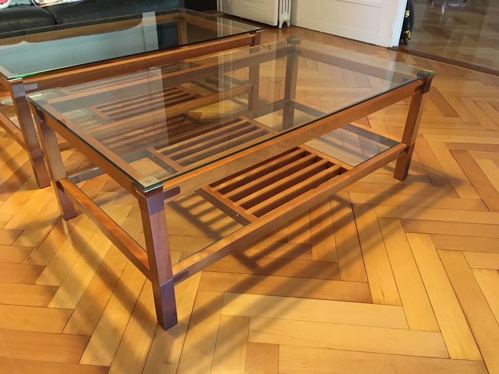 Walnut, brass corners and glass top coffee tables made by Pierre Vandel, Paris, circa 1980.
Very good condition.
Measures: 130 x 75 x 45 cm high.
2 available.