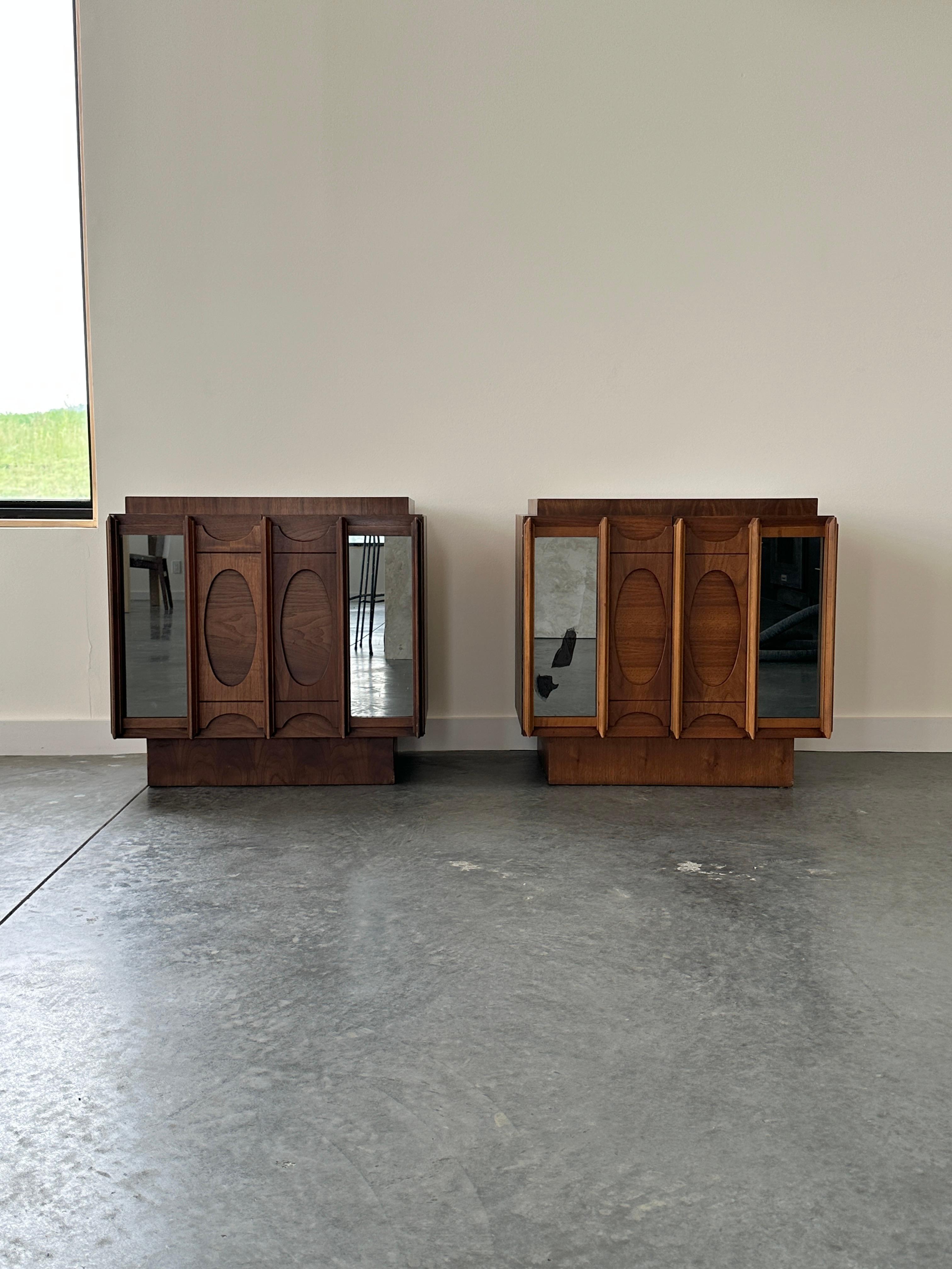 Pair of walnut and mirror brutalist Tabago nightstands  For Sale 2