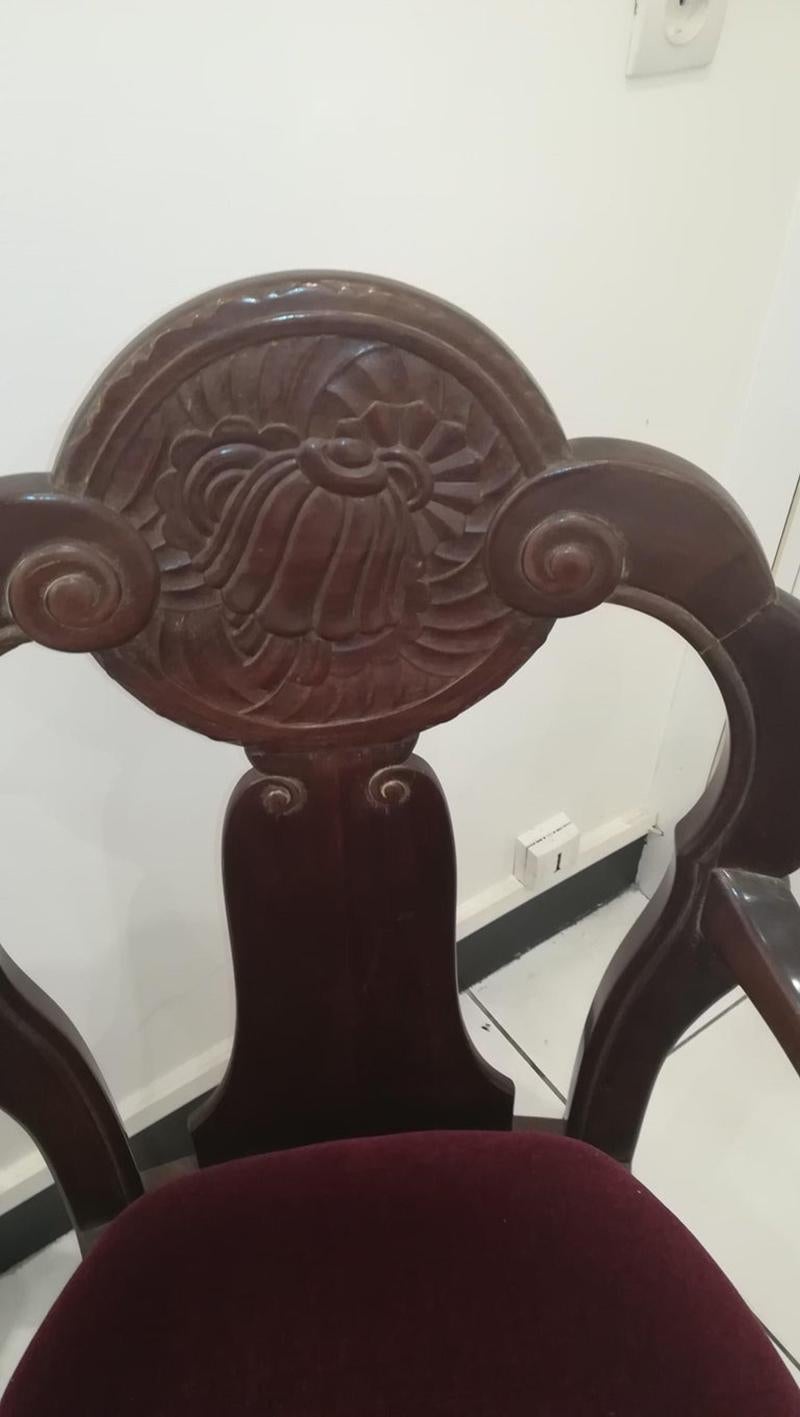 Pareja de sillones de madera de nogal y amaranto, hacia 1925 en venta 3
