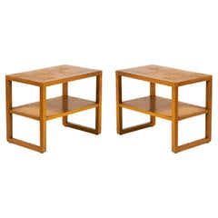 Paar Nussbaum Korkplatte End / Side Tables