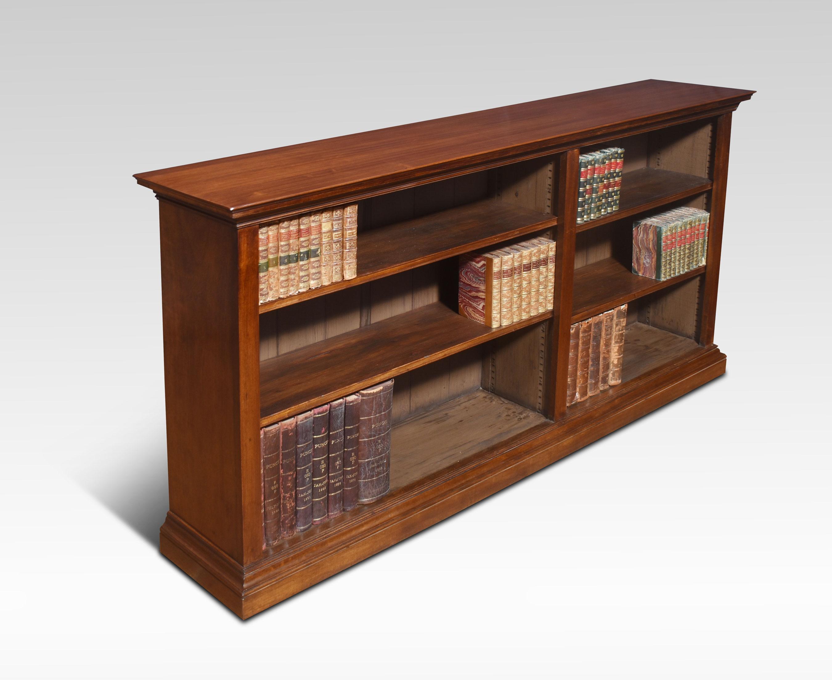 Pair of walnut dwarf open bookcases In Good Condition For Sale In Cheshire, GB