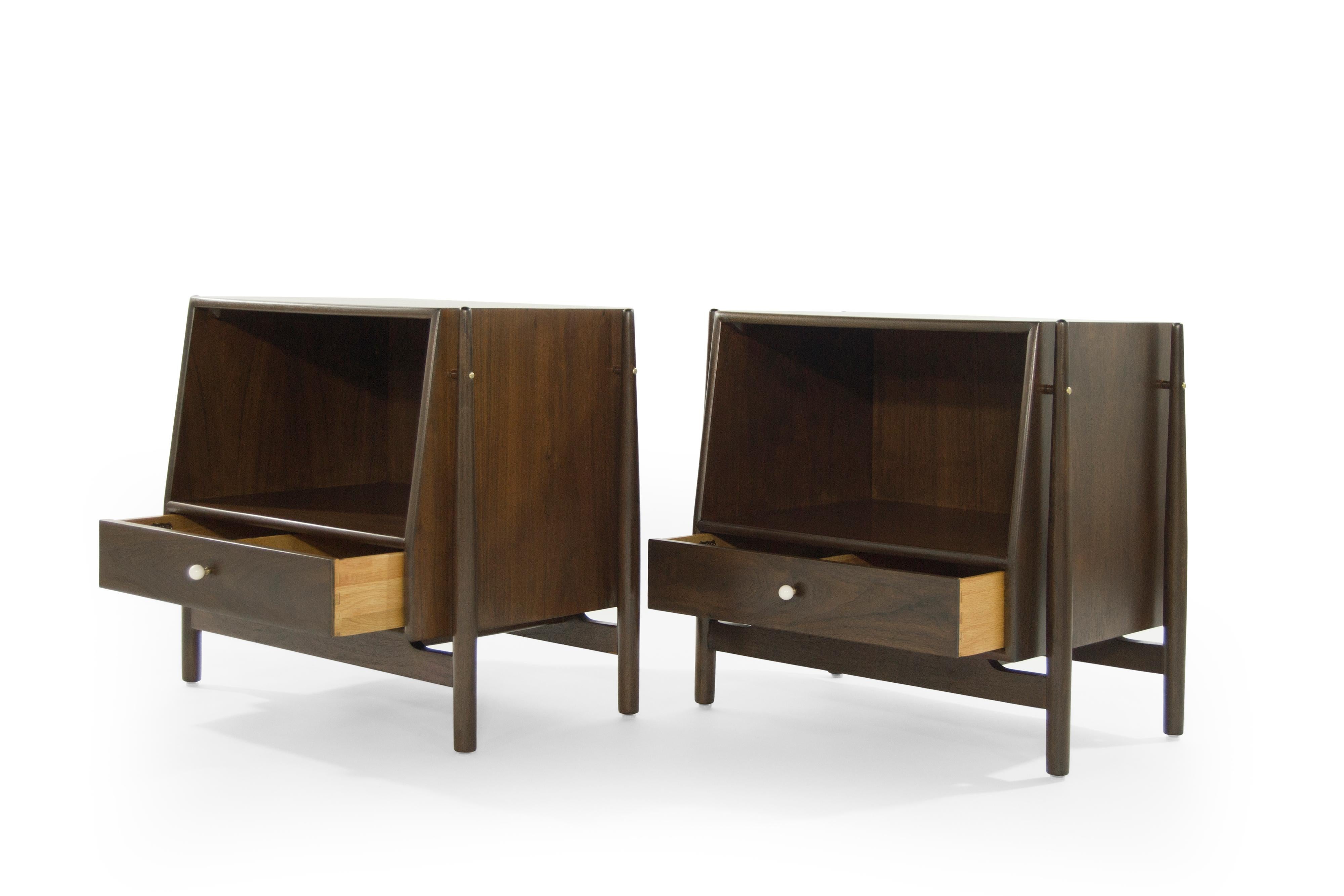 Pair of Walnut End Tables by Kipp Stewart, 1950s In Excellent Condition In Westport, CT