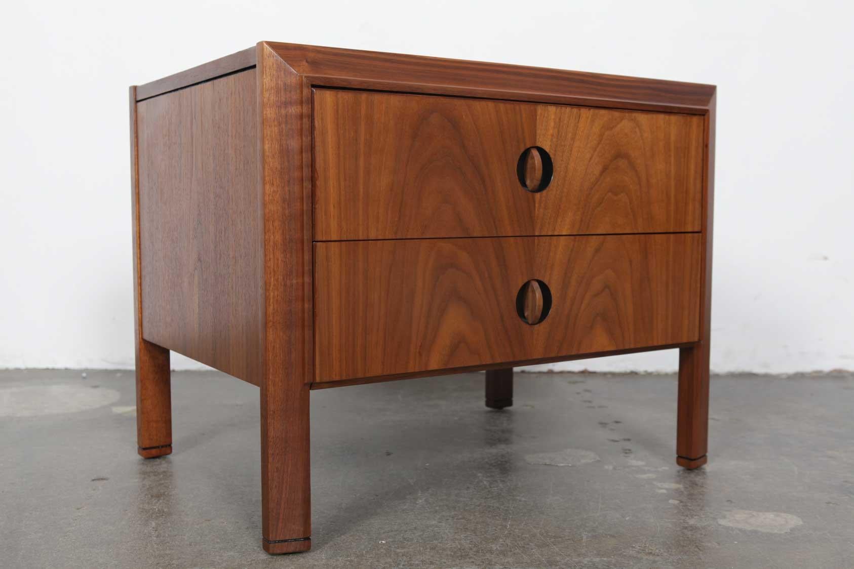 Lacquered Pair of Walnut End Tables by Milo Baughman for Glenn of California