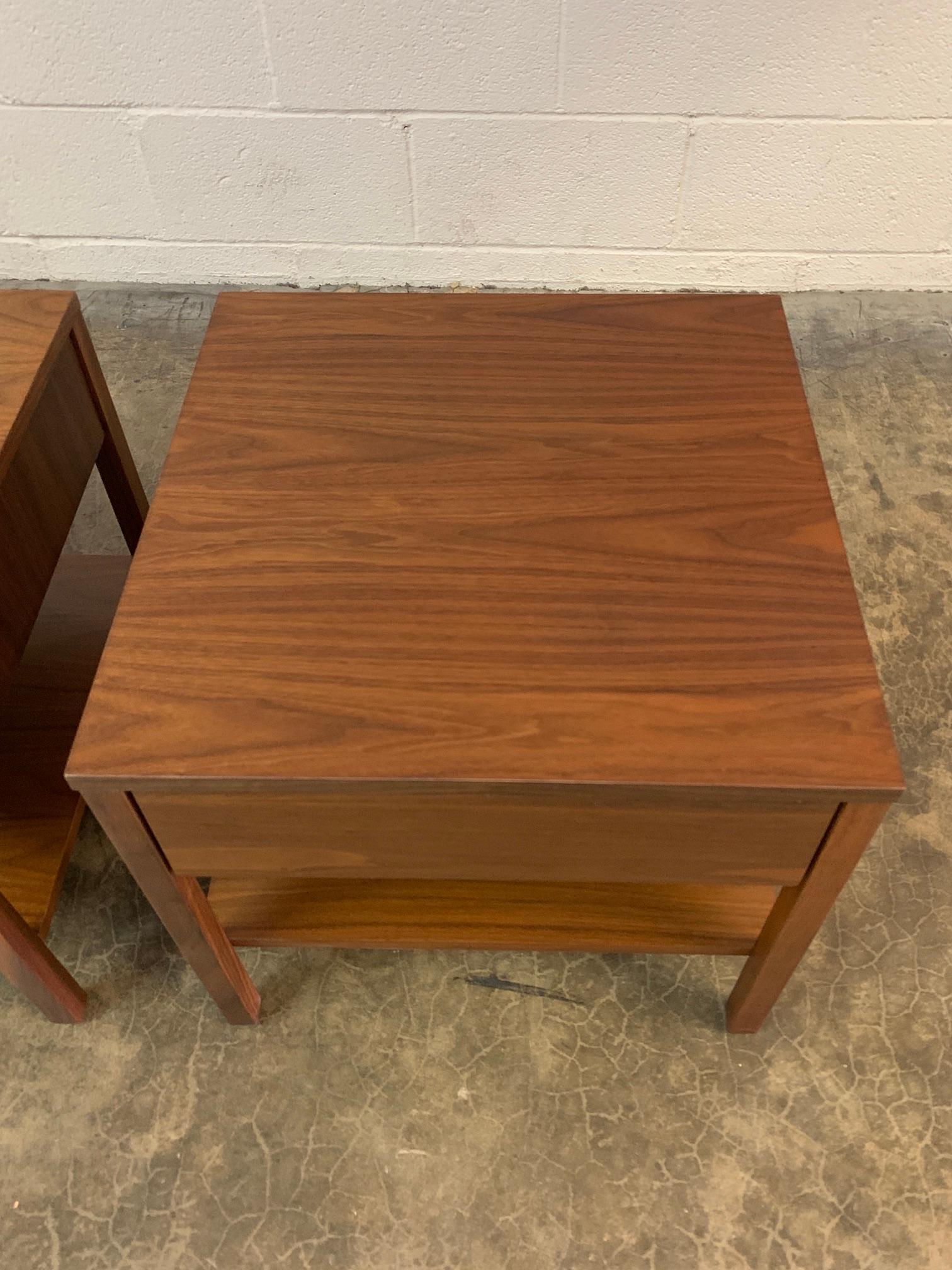 Pair of Walnut Florence Knoll Nightstands  5