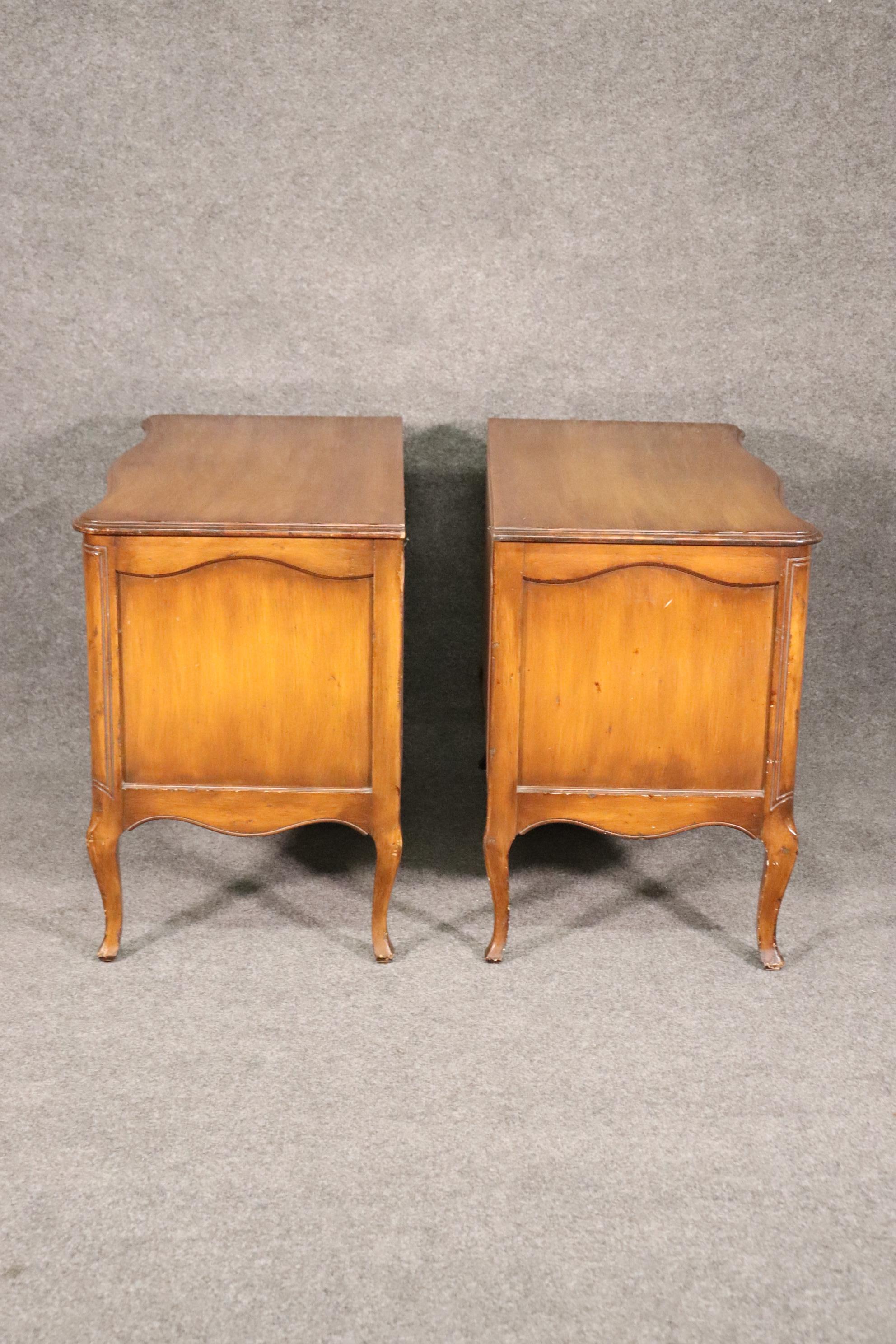 European Pair of Walnut French Louis XV Commodes Dressers