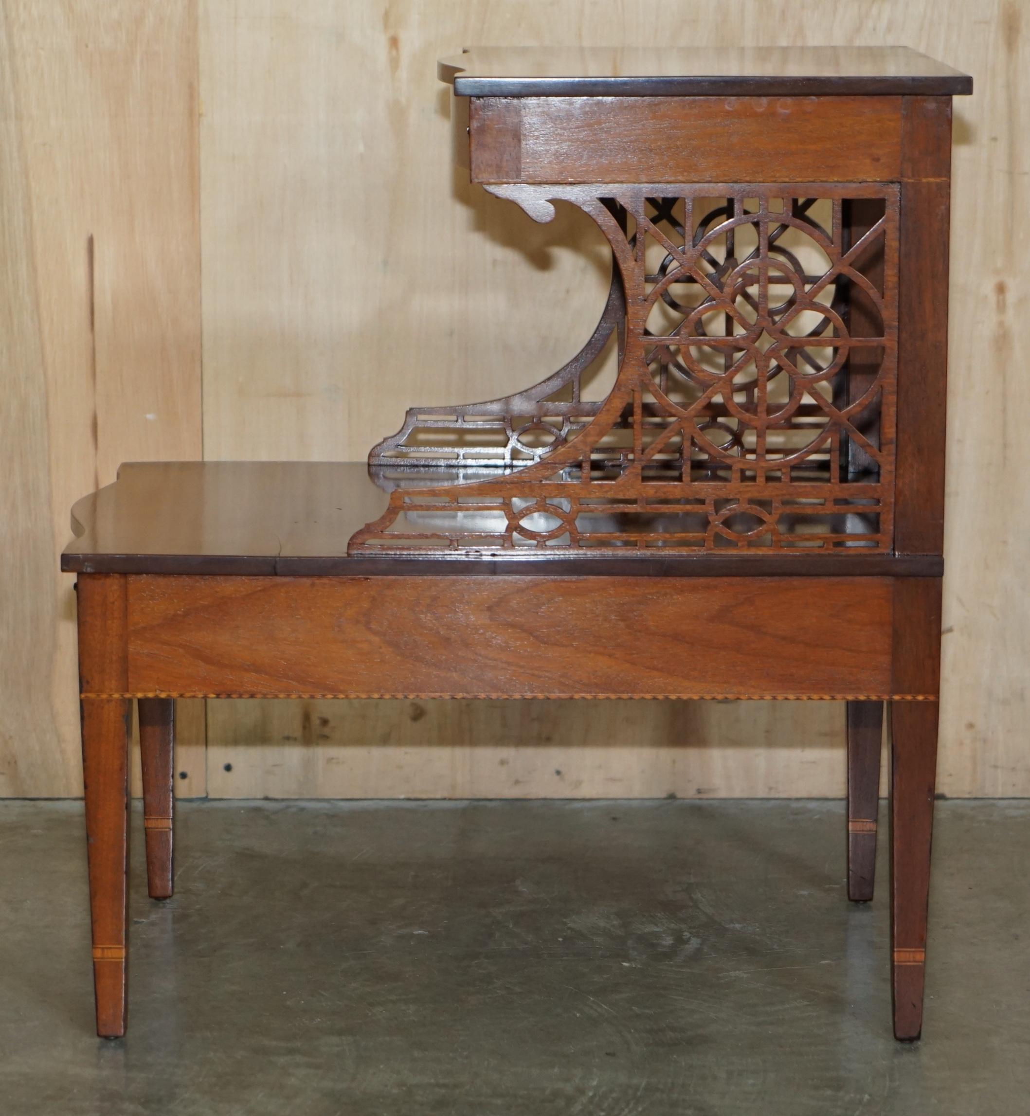PAIR OF WALNUT FRET WORK CARVED THOMAS CHIPPENDALE SHERATON REVIVAL SIDE TABLEs For Sale 5