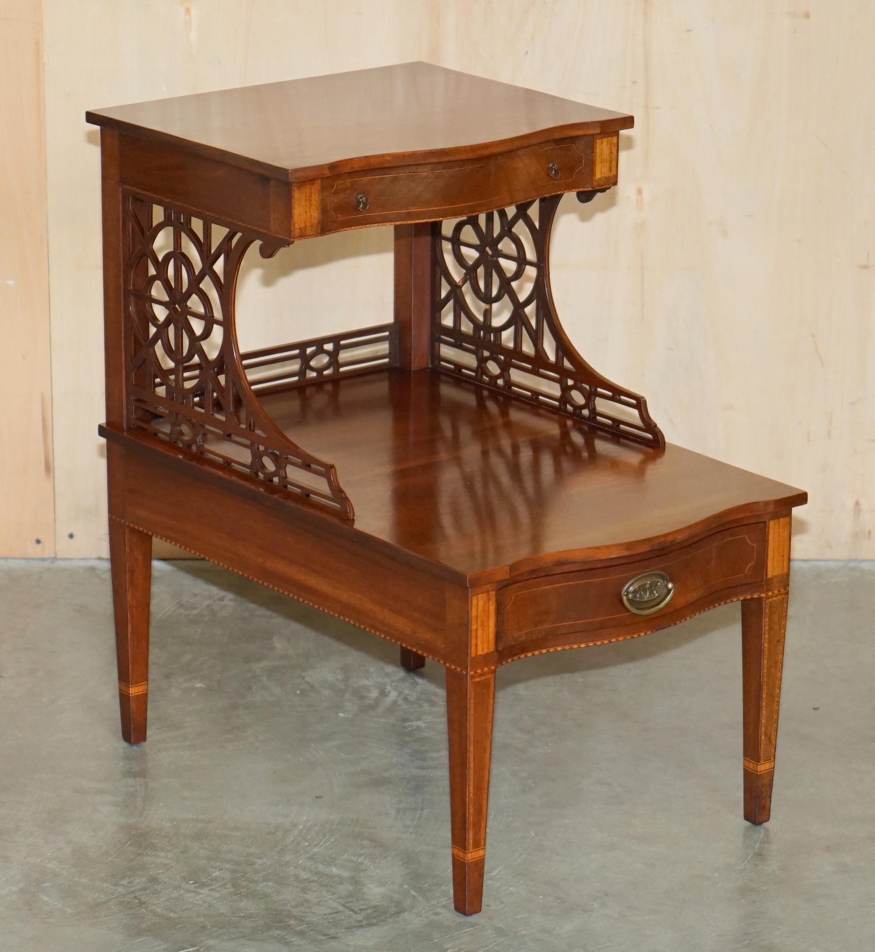 PAIR OF WALNUT FRET WORK CARVED THOMAS CHIPPENDALE SHERATON REVIVAL SIDE TABLEs For Sale 10