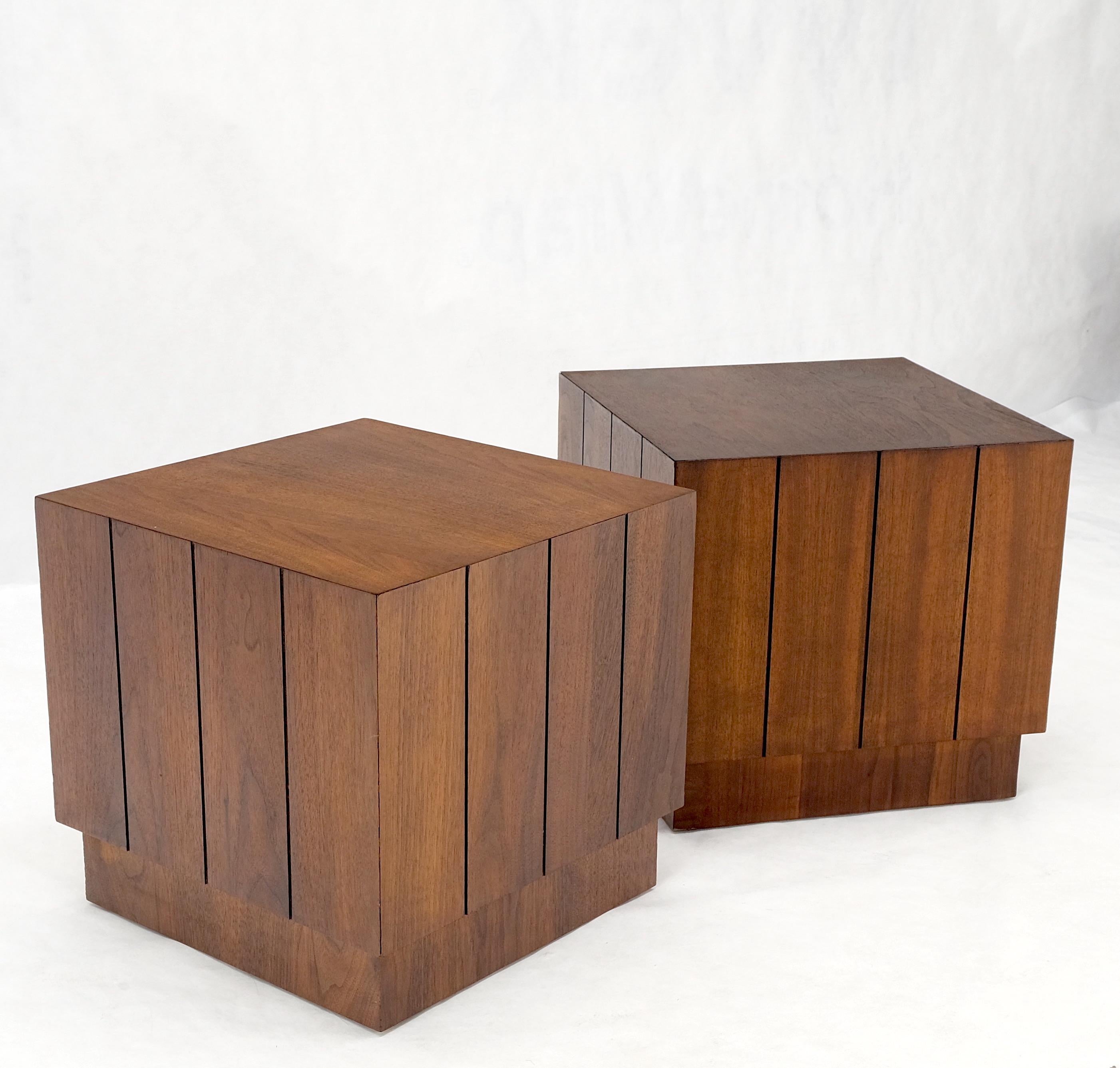 Pair of Walnut Mid-Century Modern Cube Shape Side End Tables Stands Mint! For Sale 6