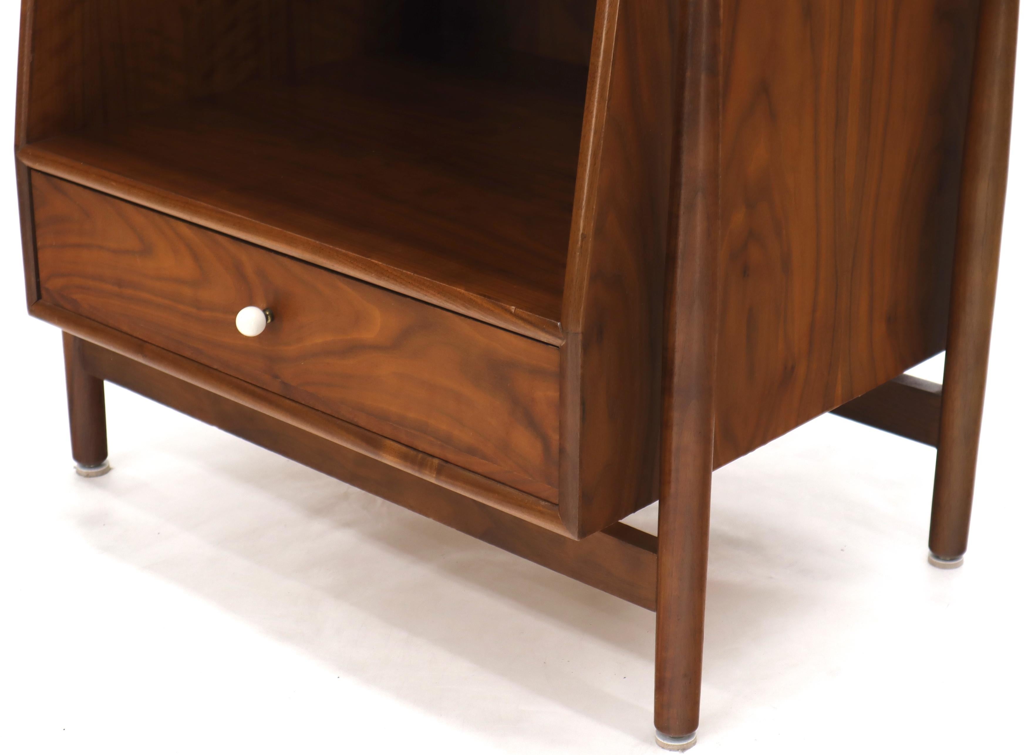 Pair of Walnut Mid-Century Modern End Tables Night Stands by Drexel 4