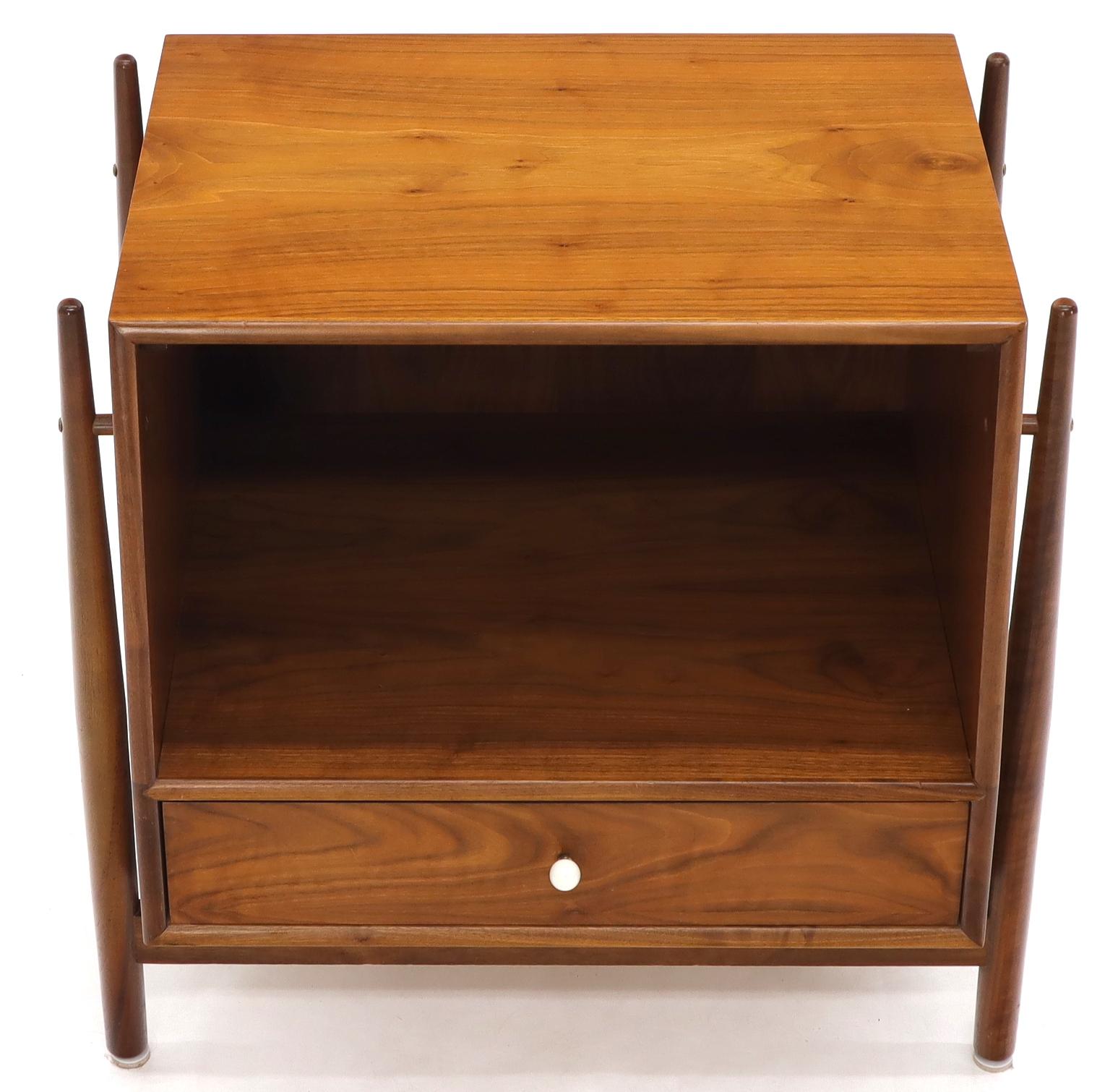 Pair of Walnut Mid-Century Modern End Tables Night Stands by Drexel 3
