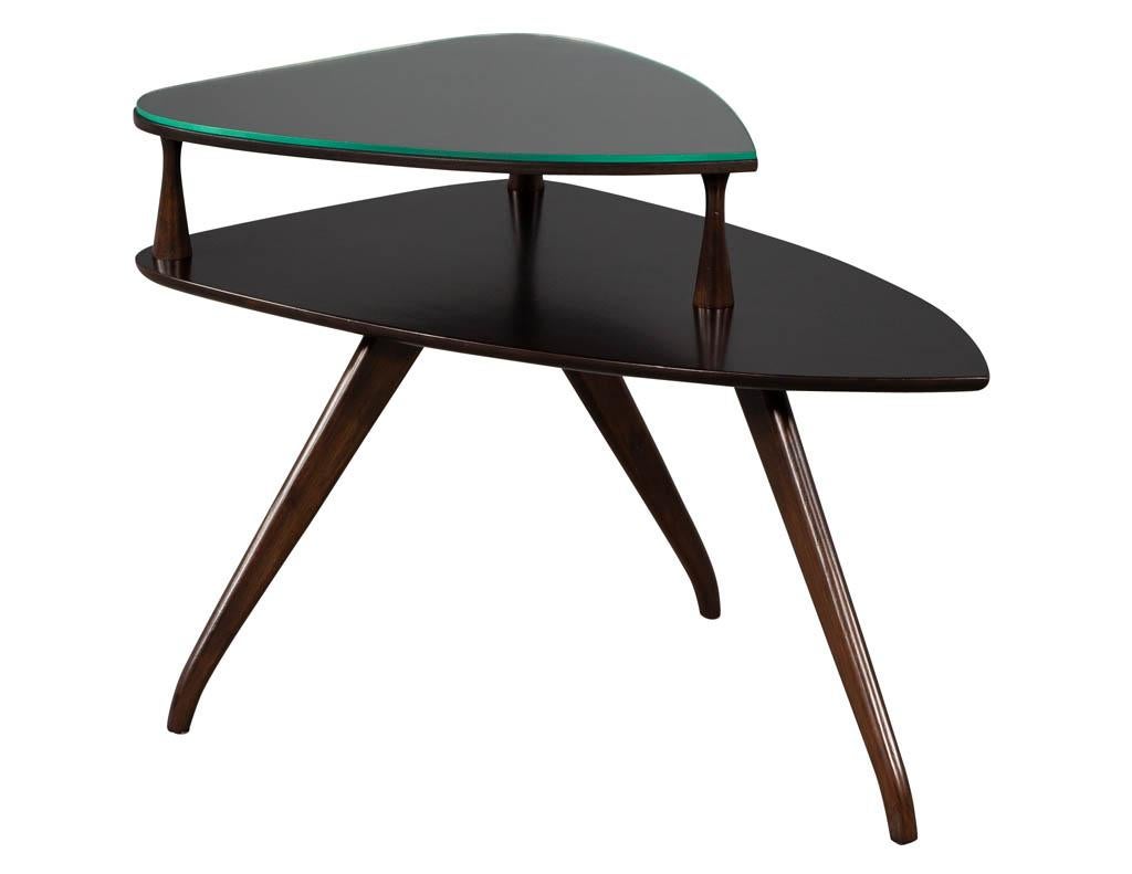 Mid-Century Modern Paire de tables d'extrémité de torpilles en noyer de style Kagan moderne du milieu du siècle dernier en vente