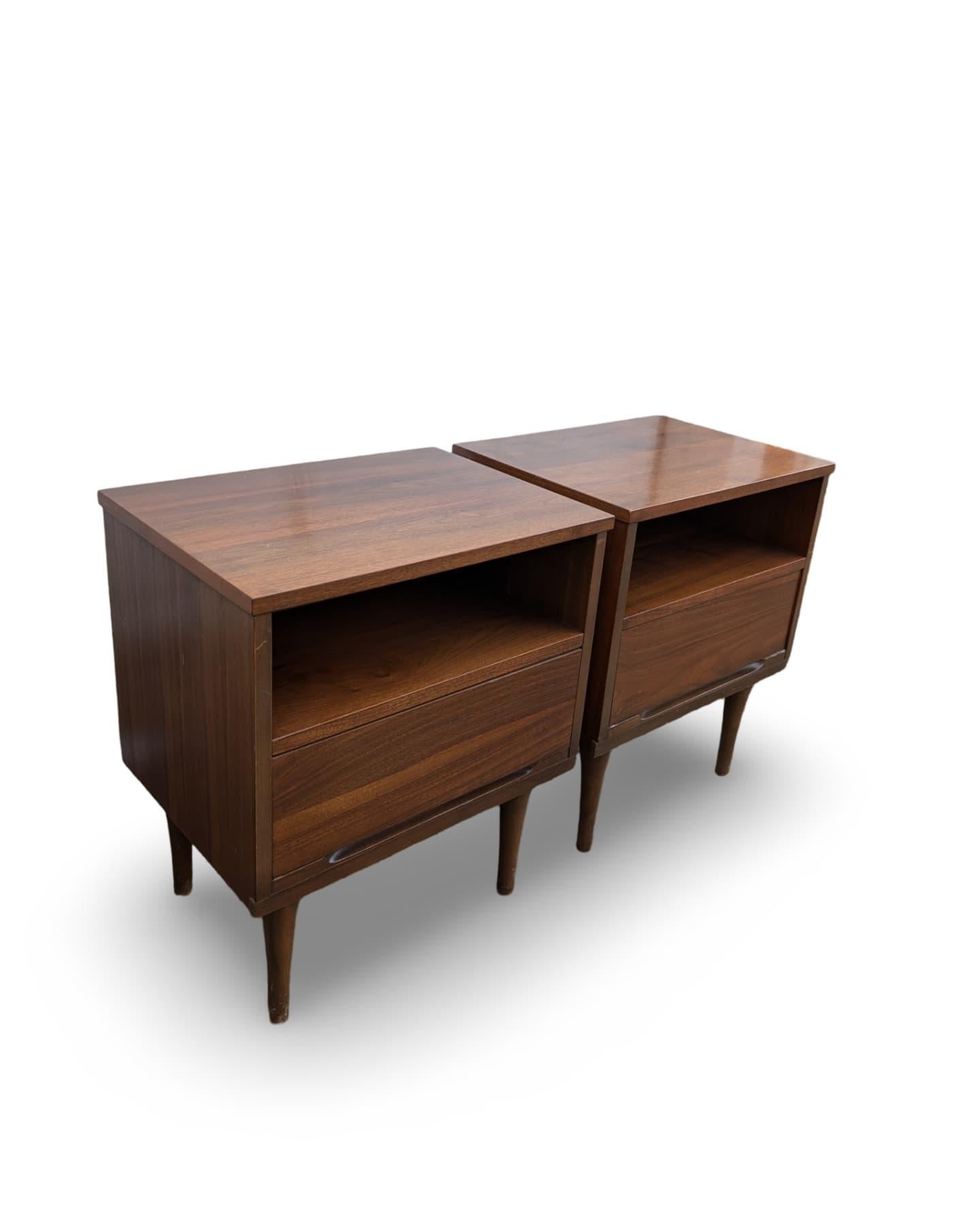 Mid-Century Modern Pair of Walnut Mid Century Modern Nightstand by Coleman of Virgina