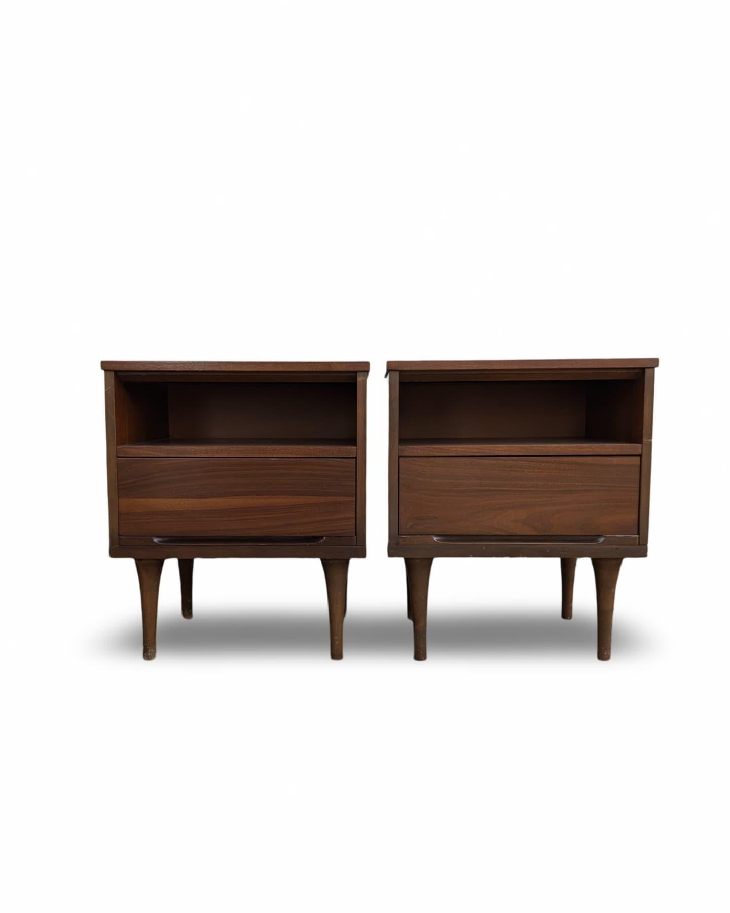 Veneer Pair of Walnut Mid Century Modern Nightstand by Coleman of Virgina