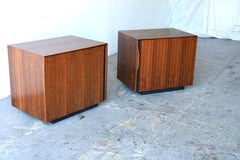 Paire de tables de nuit du milieu du siècle dernier par John Kapel pour Glenn of California