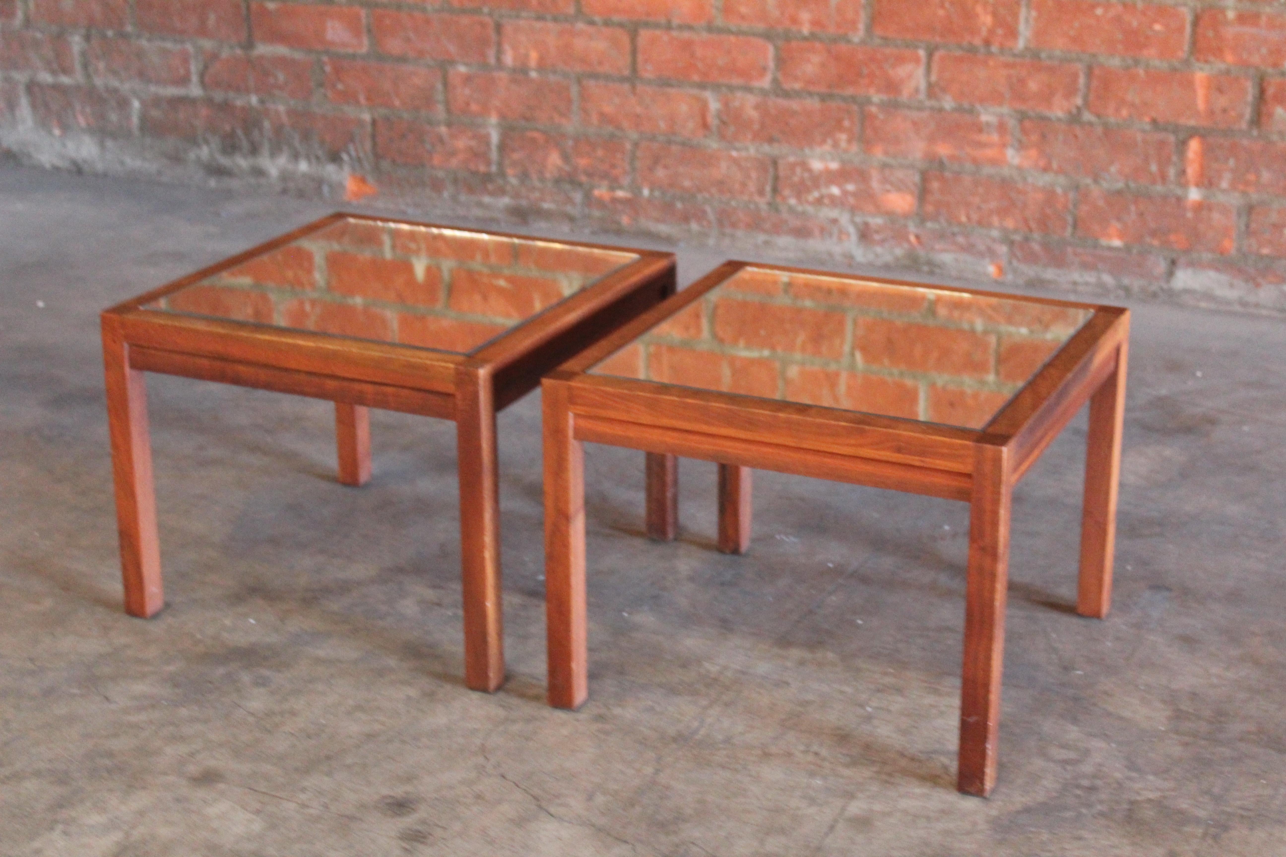 Pair of Walnut Mirrored Side Tables, 1960s In Good Condition For Sale In Los Angeles, CA
