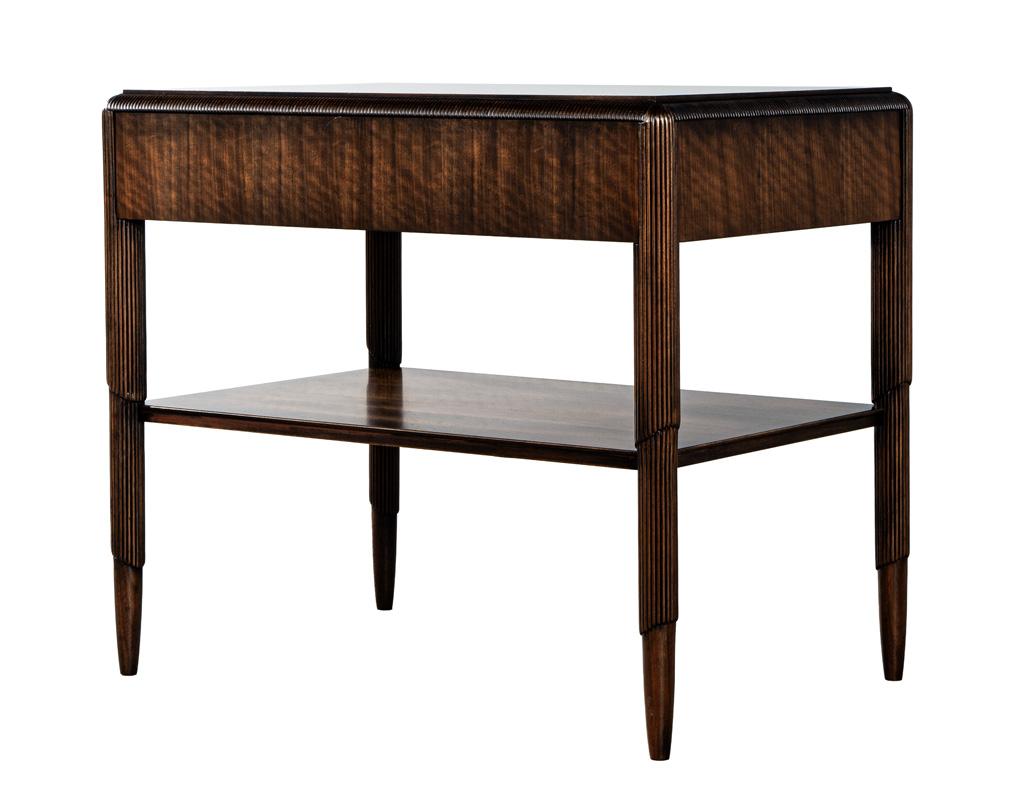 Pareja de mesillas de noche de nogal en venta 6