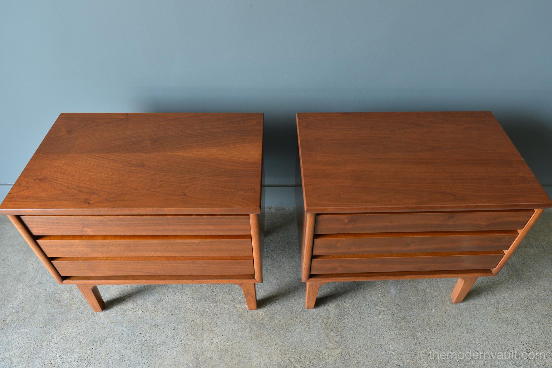 American Pair of Walnut Nightstands or End Tables, circa 1960