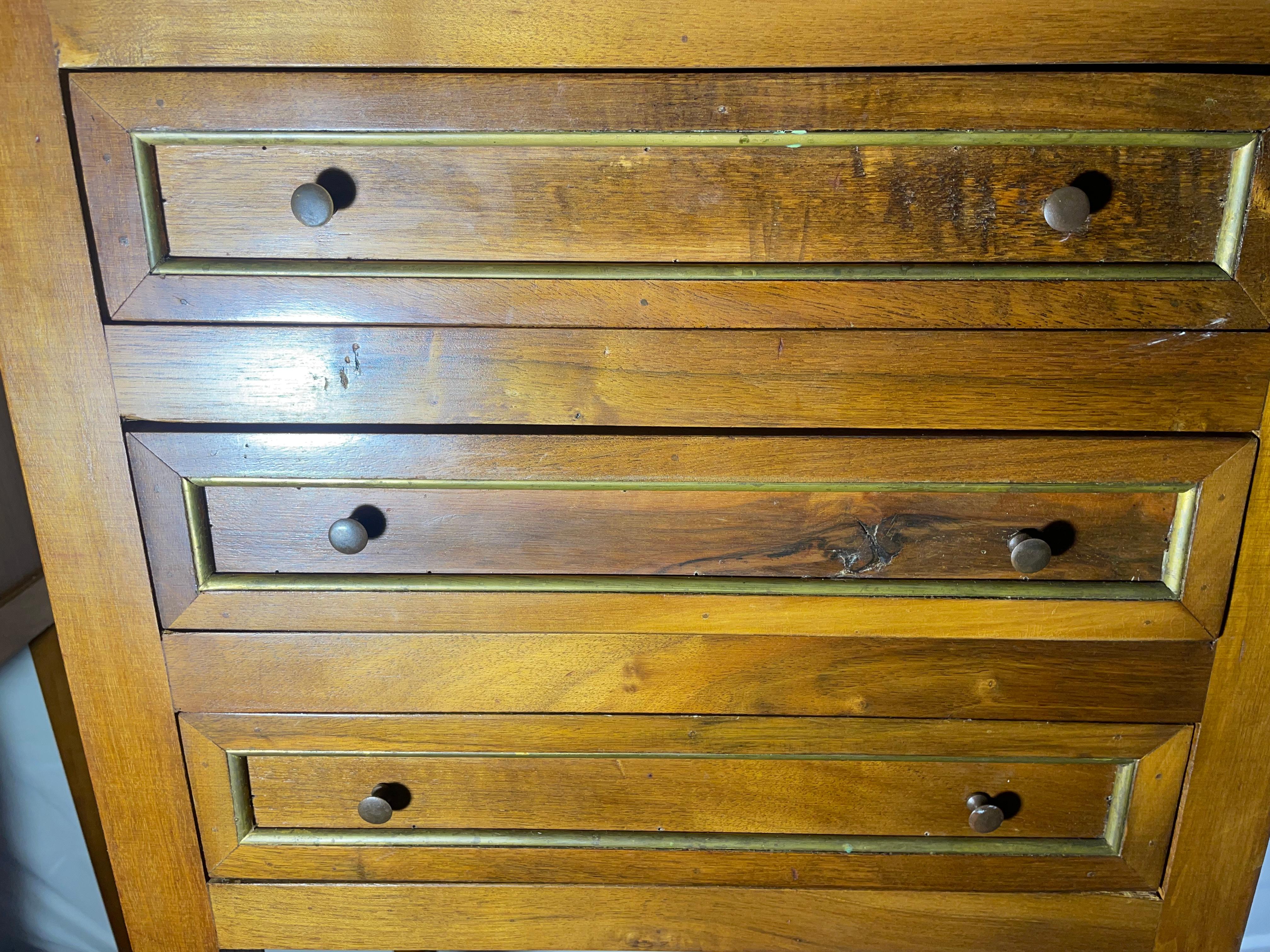 Pair of Walnut Nightstands with Brass Hardware In Good Condition For Sale In Eindhoven, NL