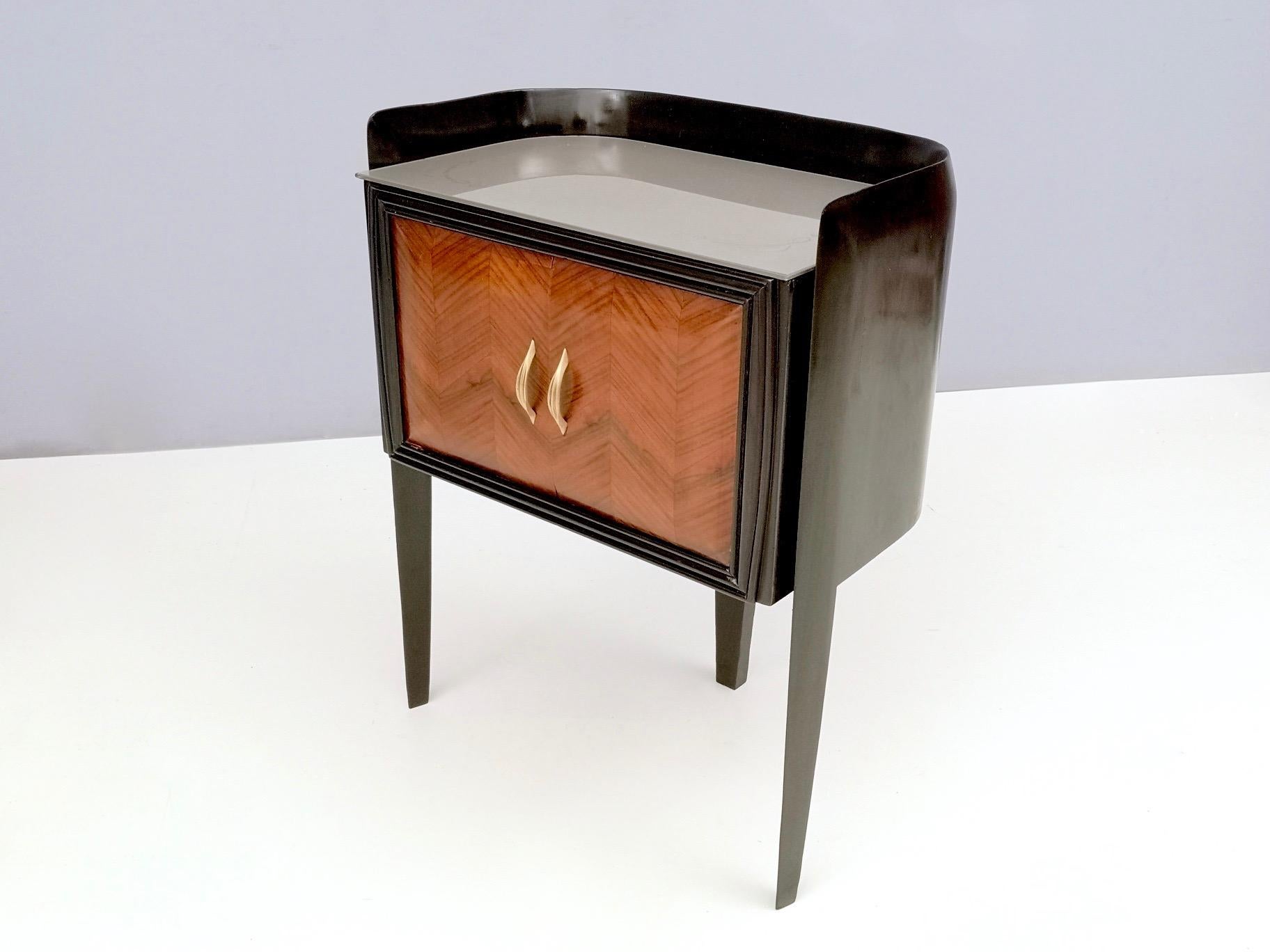 Pair of Walnut Nightstands with Engraved Glass Top by Paolo Buffa, Italy 1950s 2