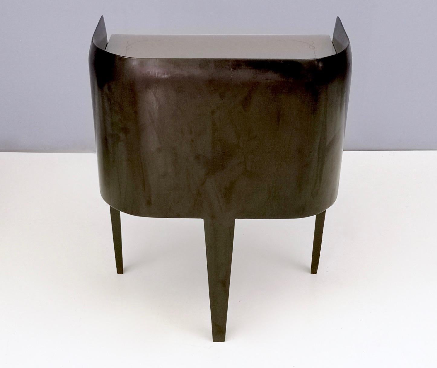 Pair of Walnut Nightstands with Engraved Glass Top by Paolo Buffa, Italy 1950s 4